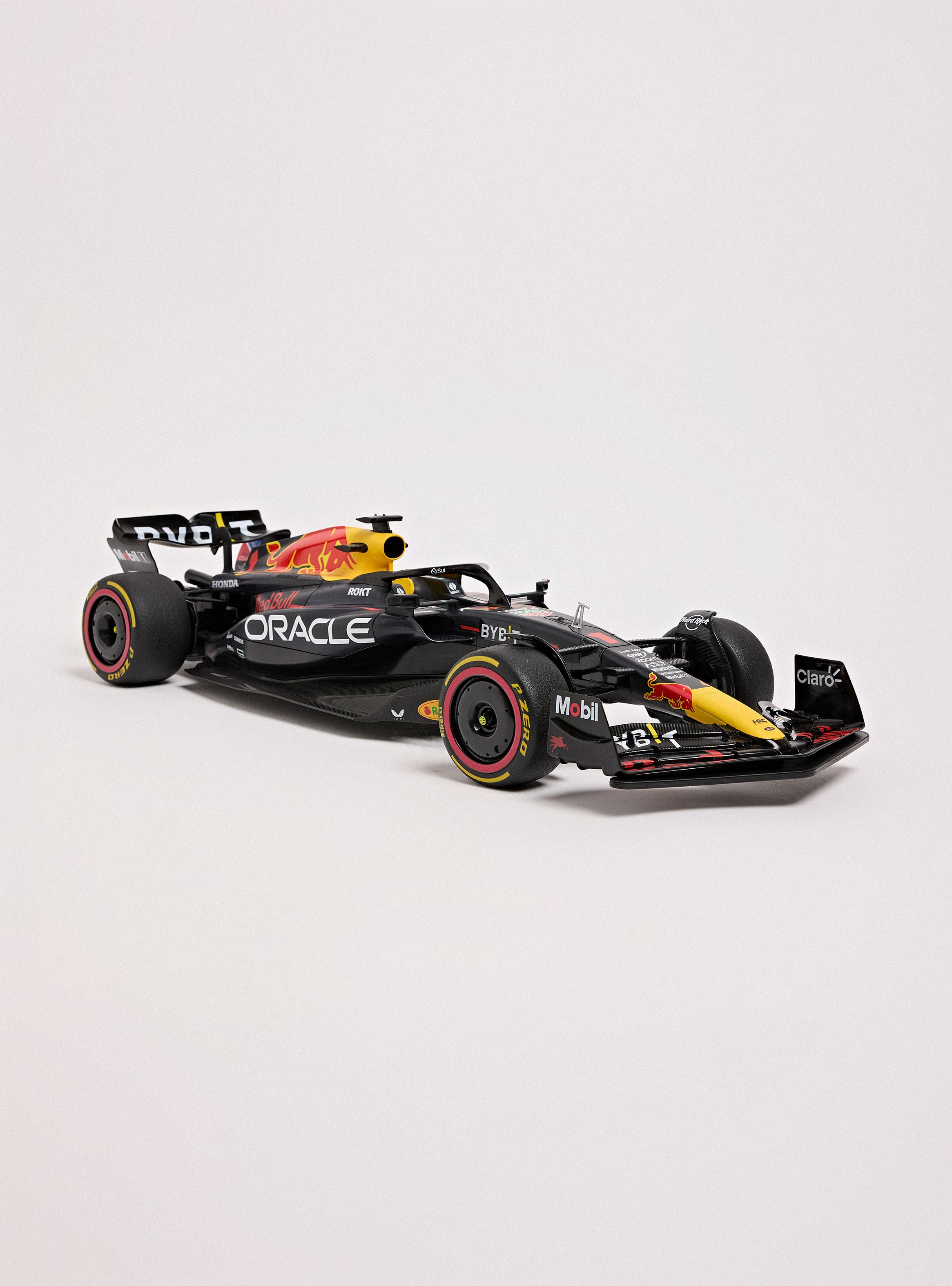 Auto a Control Remoto Oracle RB19 1:10-2