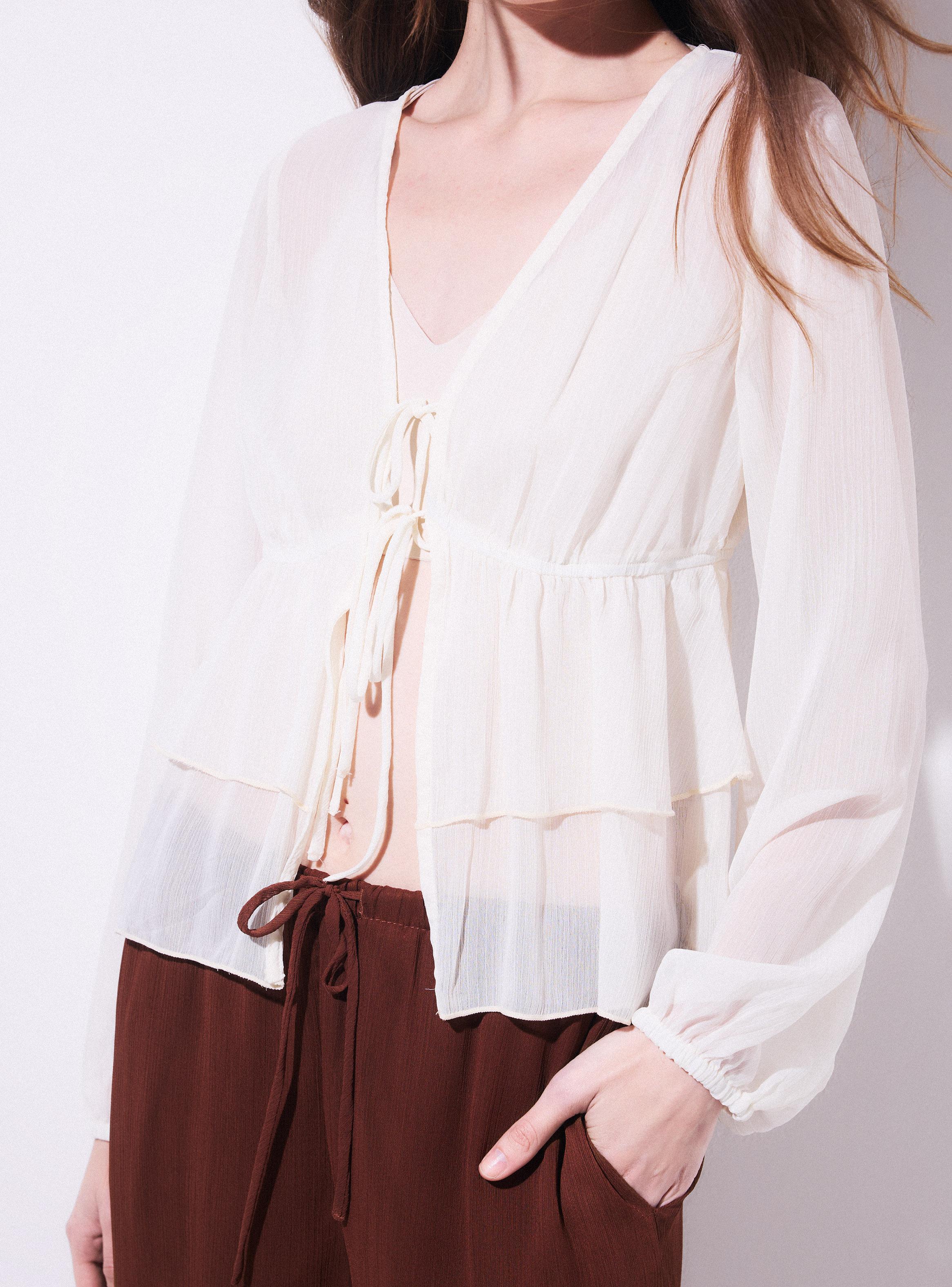 Blusa Cuello V con Lazo y Volantes-3