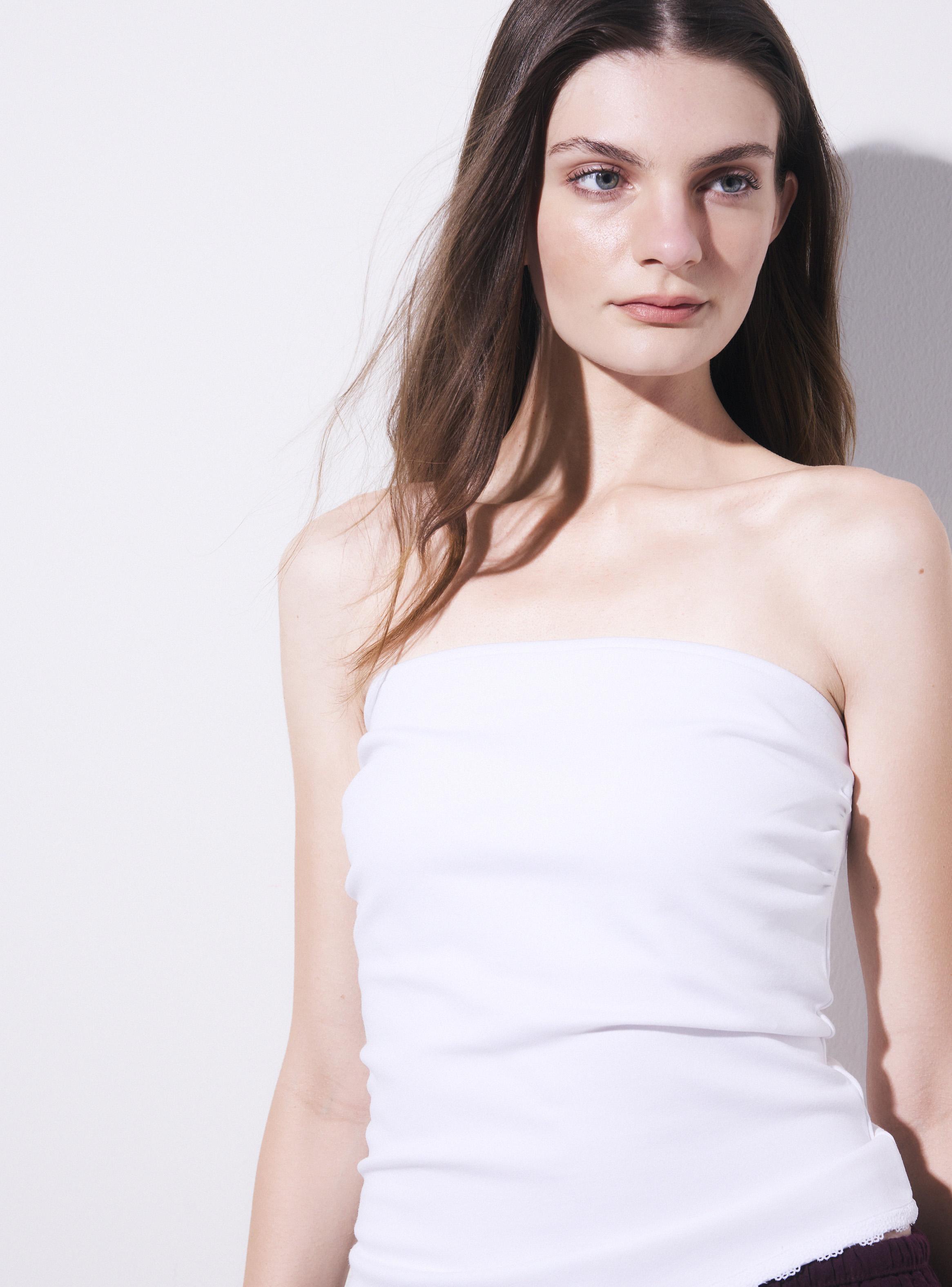 Polera Strapless Ajustada con Encaje Ruedo-2