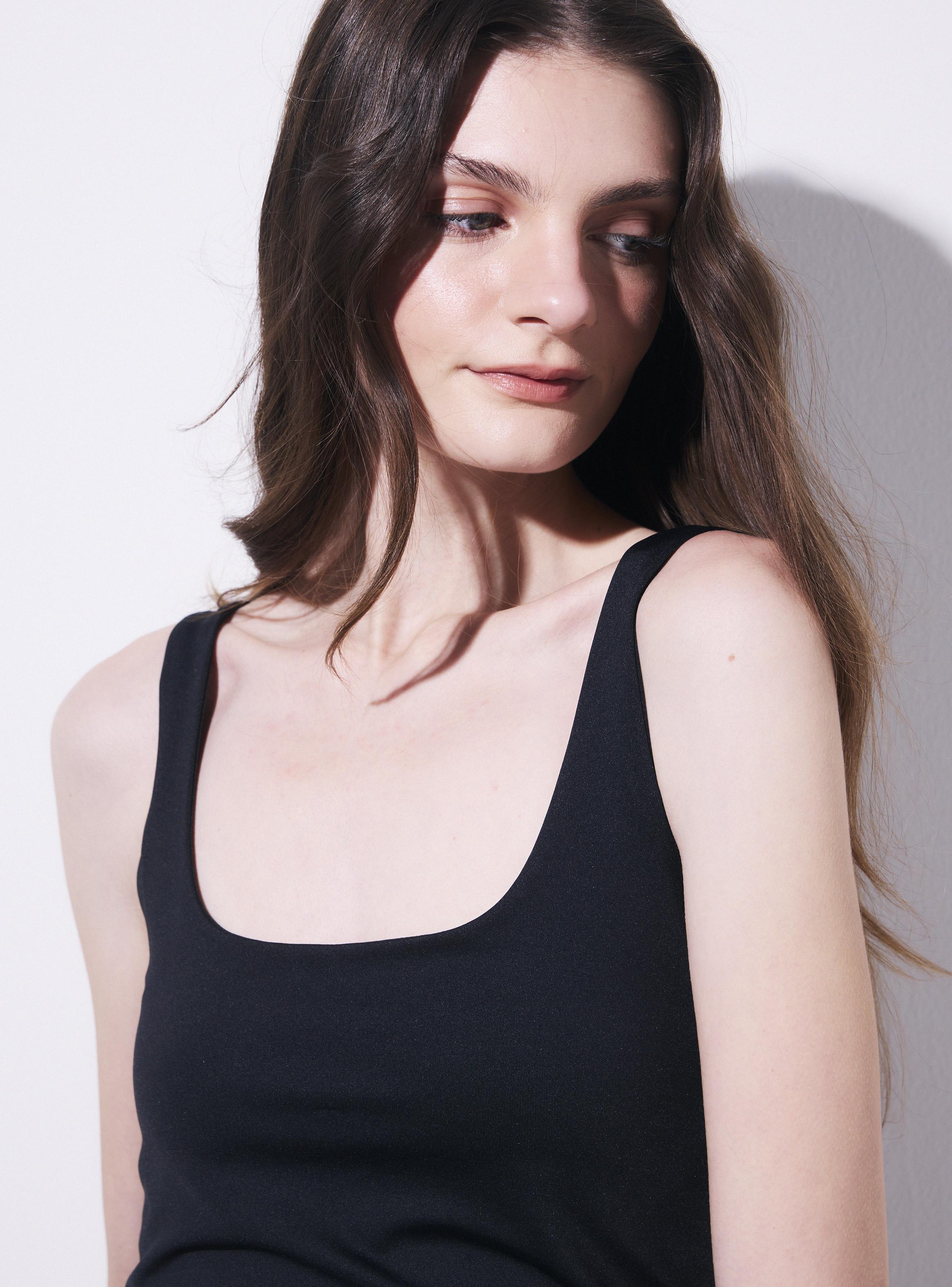 Polera Cuello Cuadrado con Tirantes Anchos-2