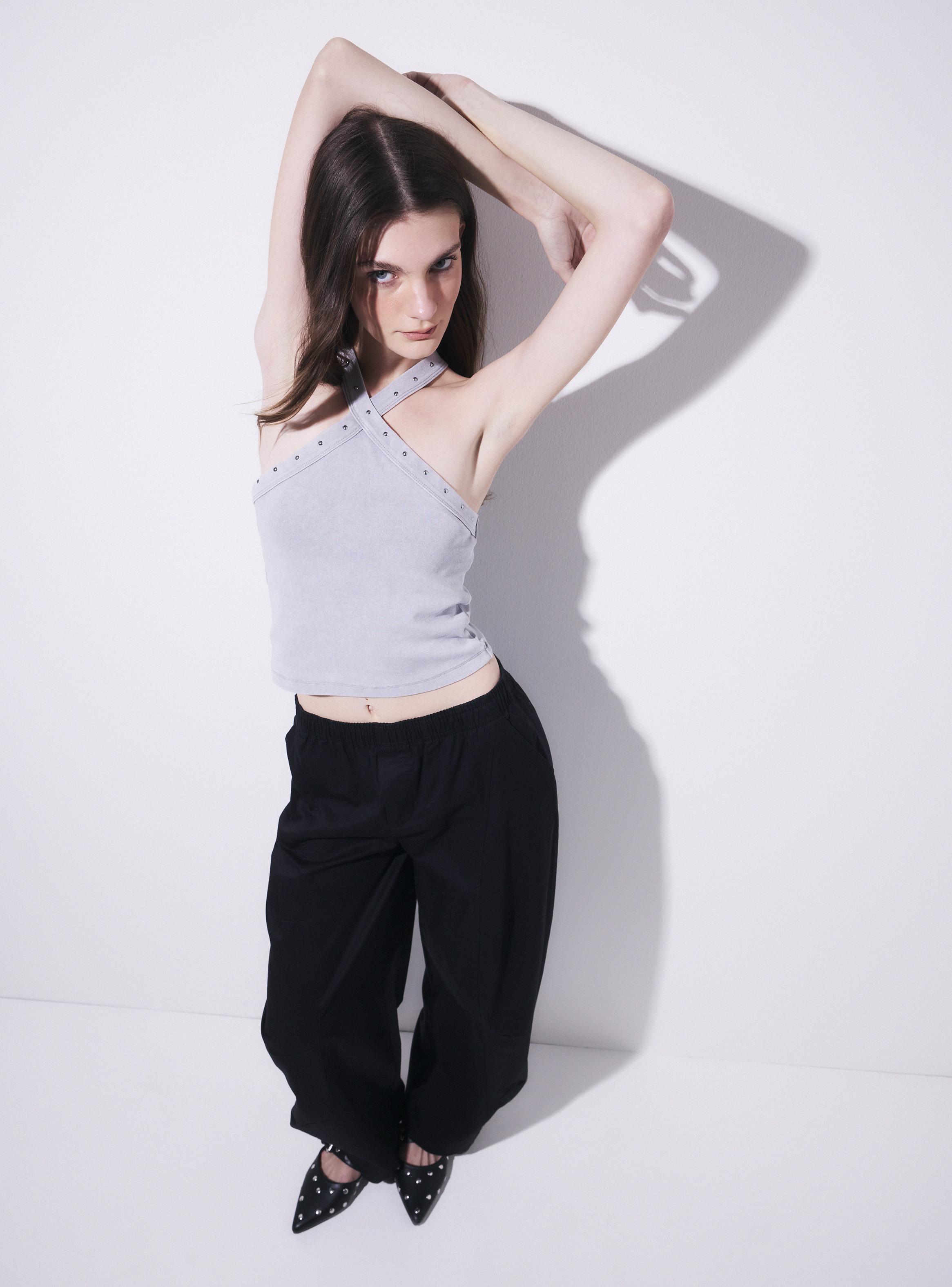 Polera Halter Cruzado sin Manga con Tachas-4