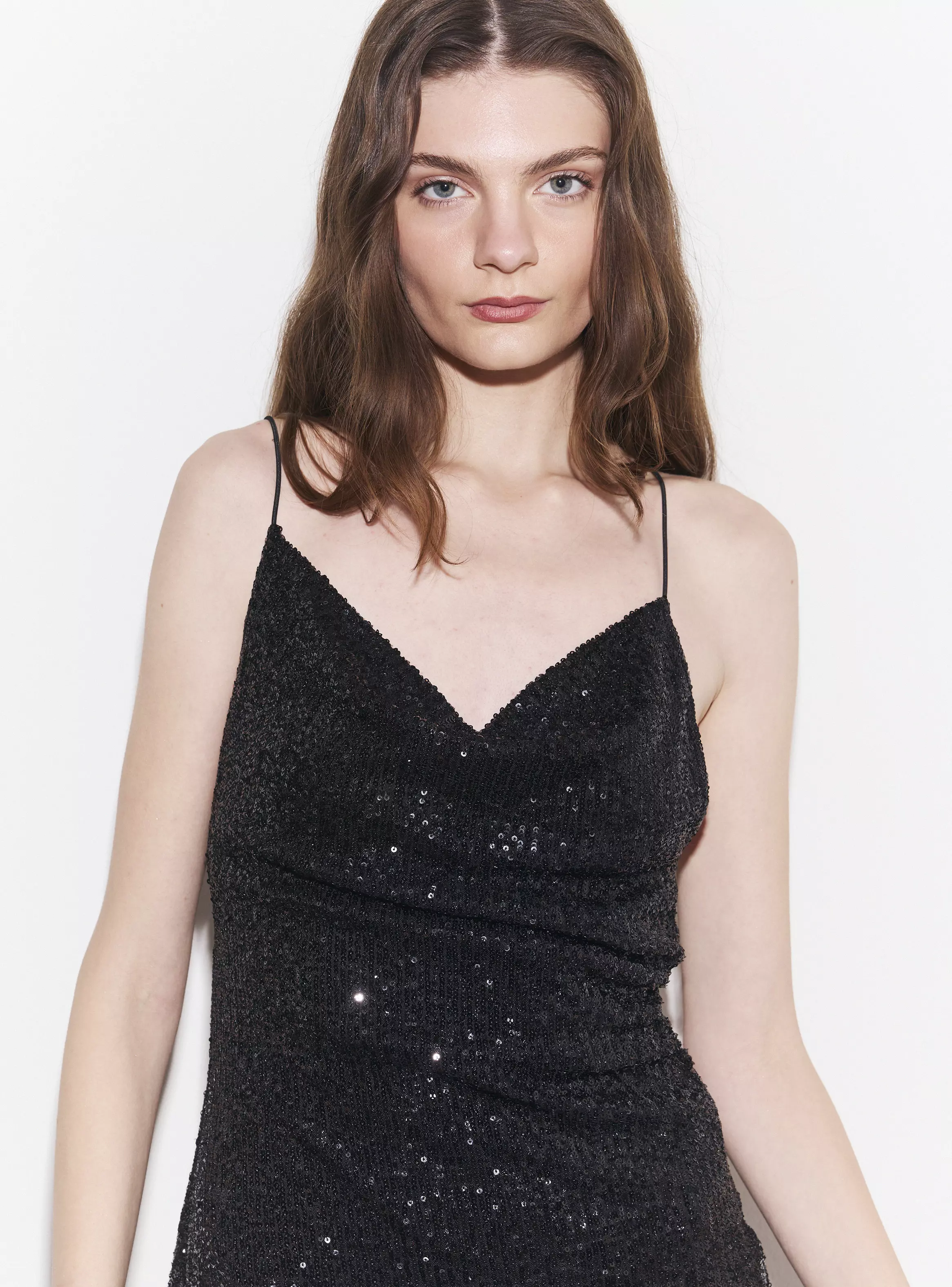 Vestido Mini Brillos Tirantes Cuello V Ajustado-2