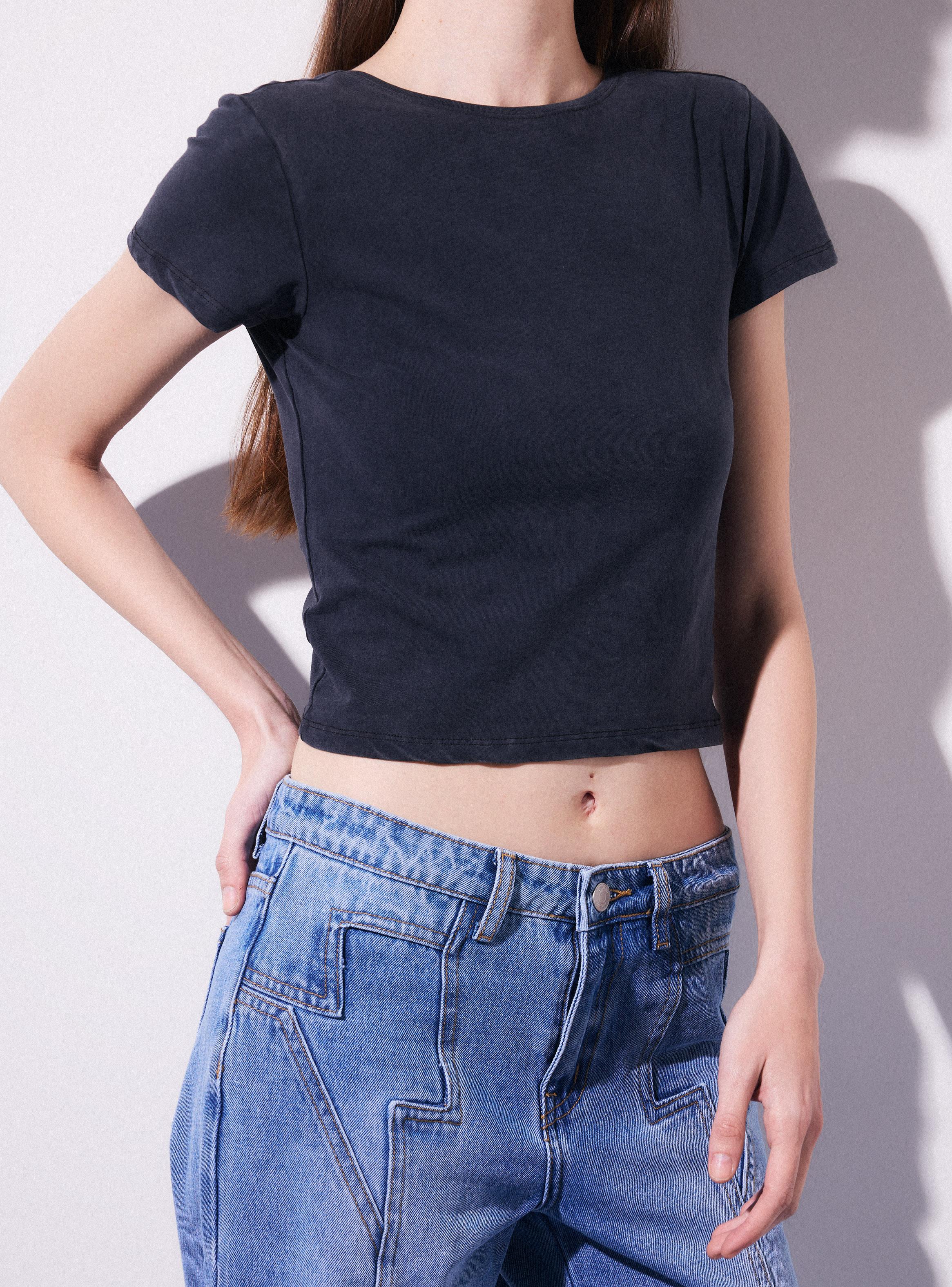 Polera Manga Corta Cuello Redondo Escote Espalda-3