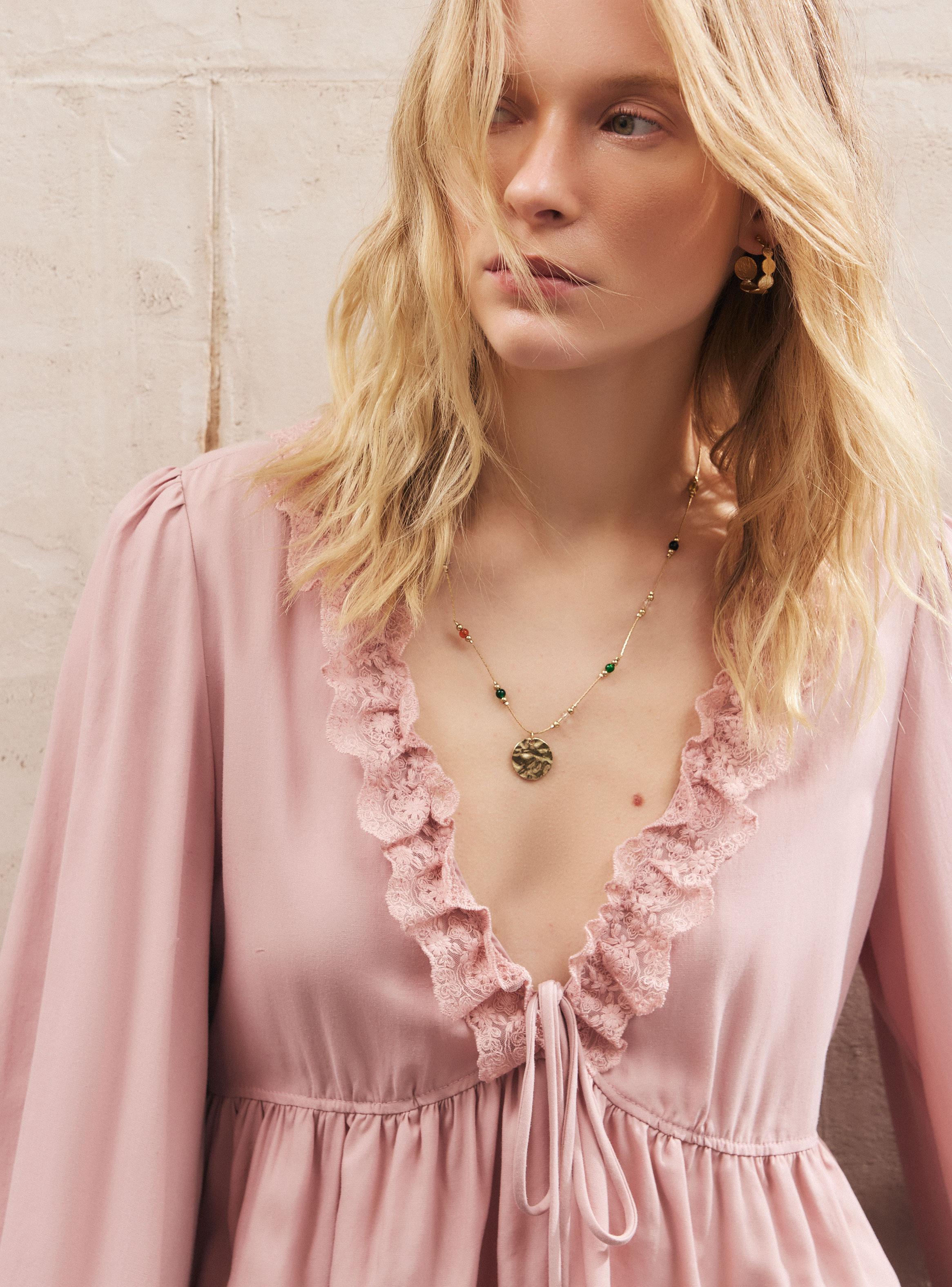 Blusa Cuello V con Encaje y Volantes-2