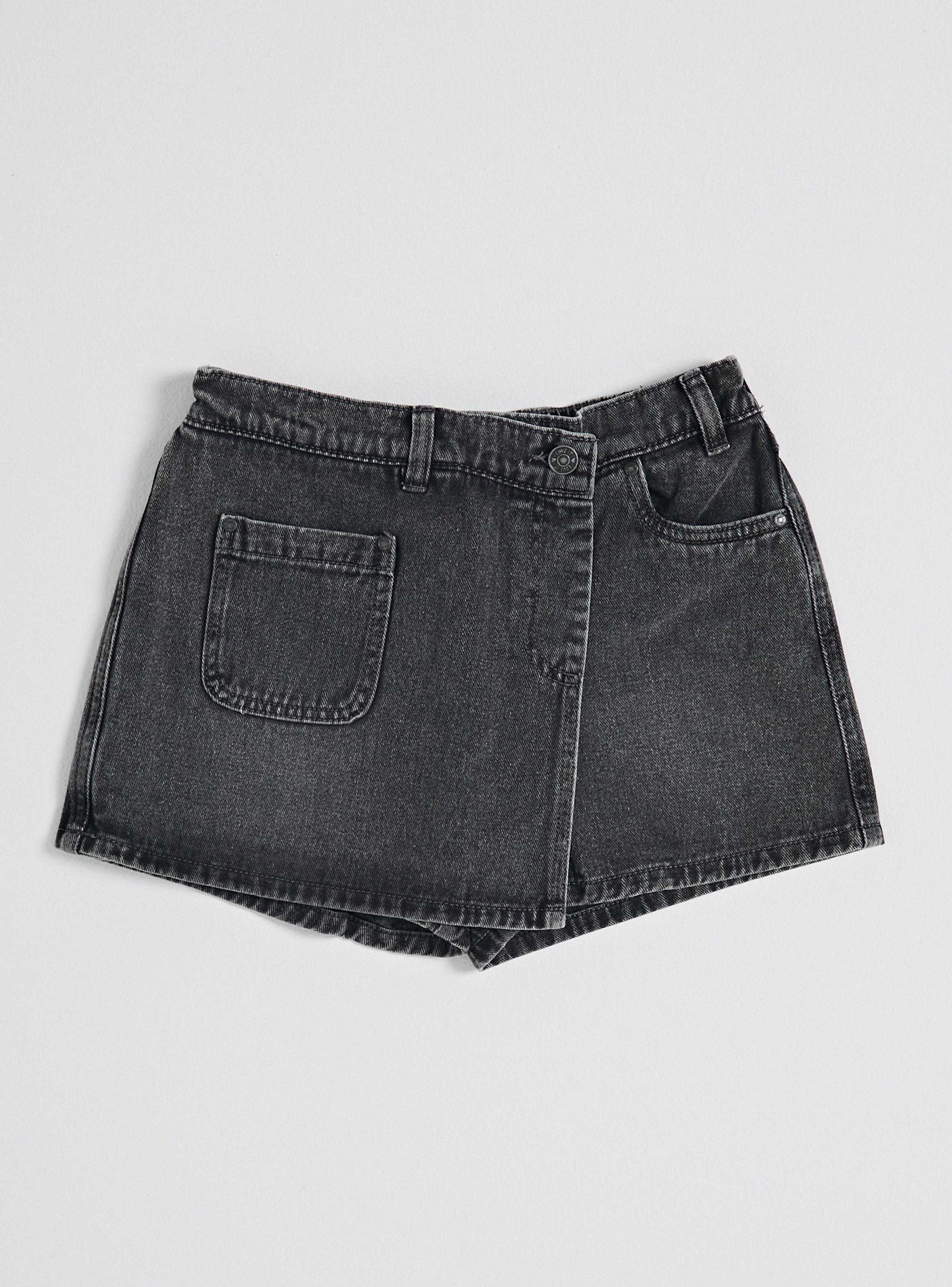 Falda Tipo Short Denim Cruzado con Bolsillo-0