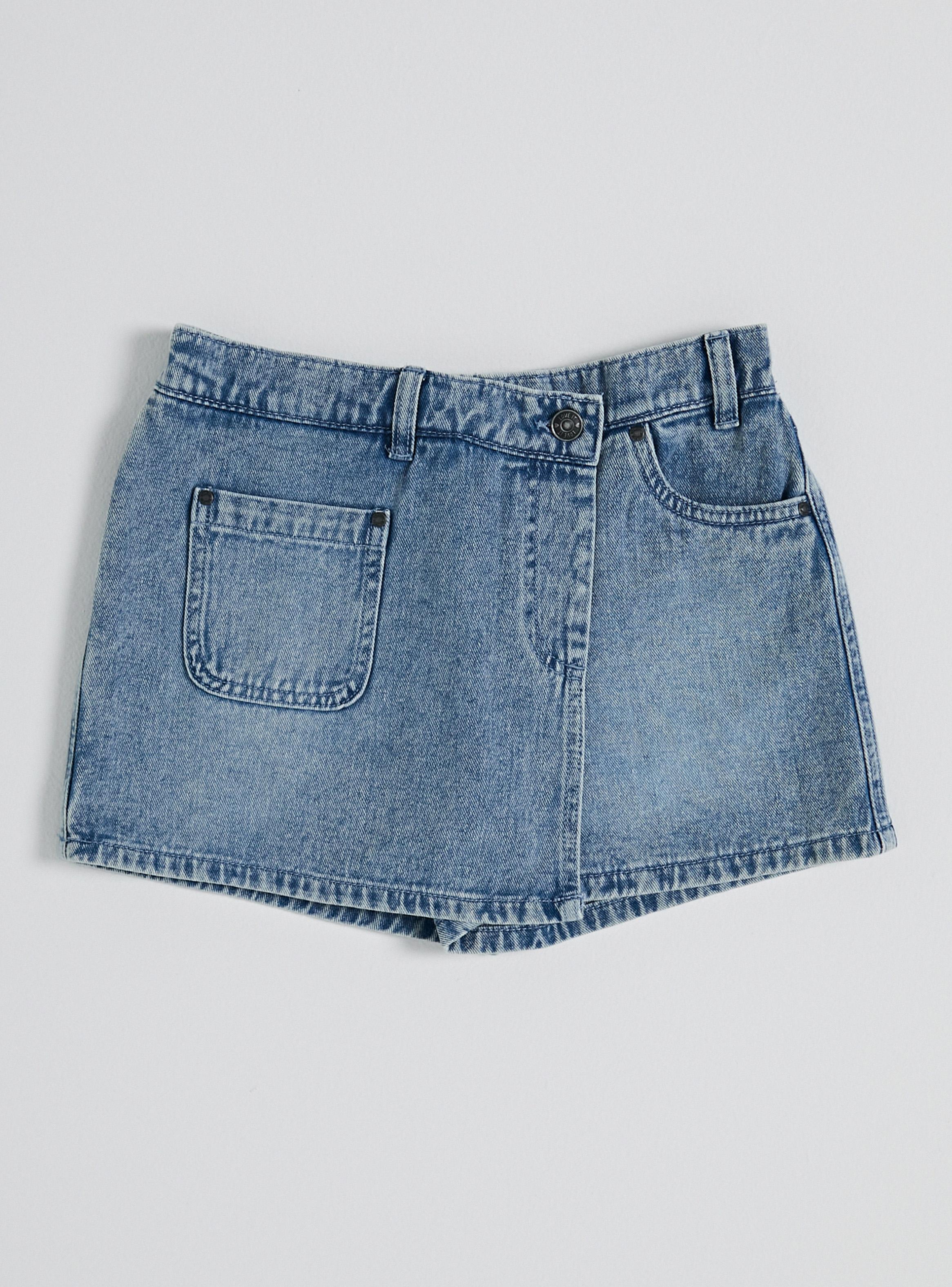 Falda Tipo Short Denim Cruzado con Bolsillo-0