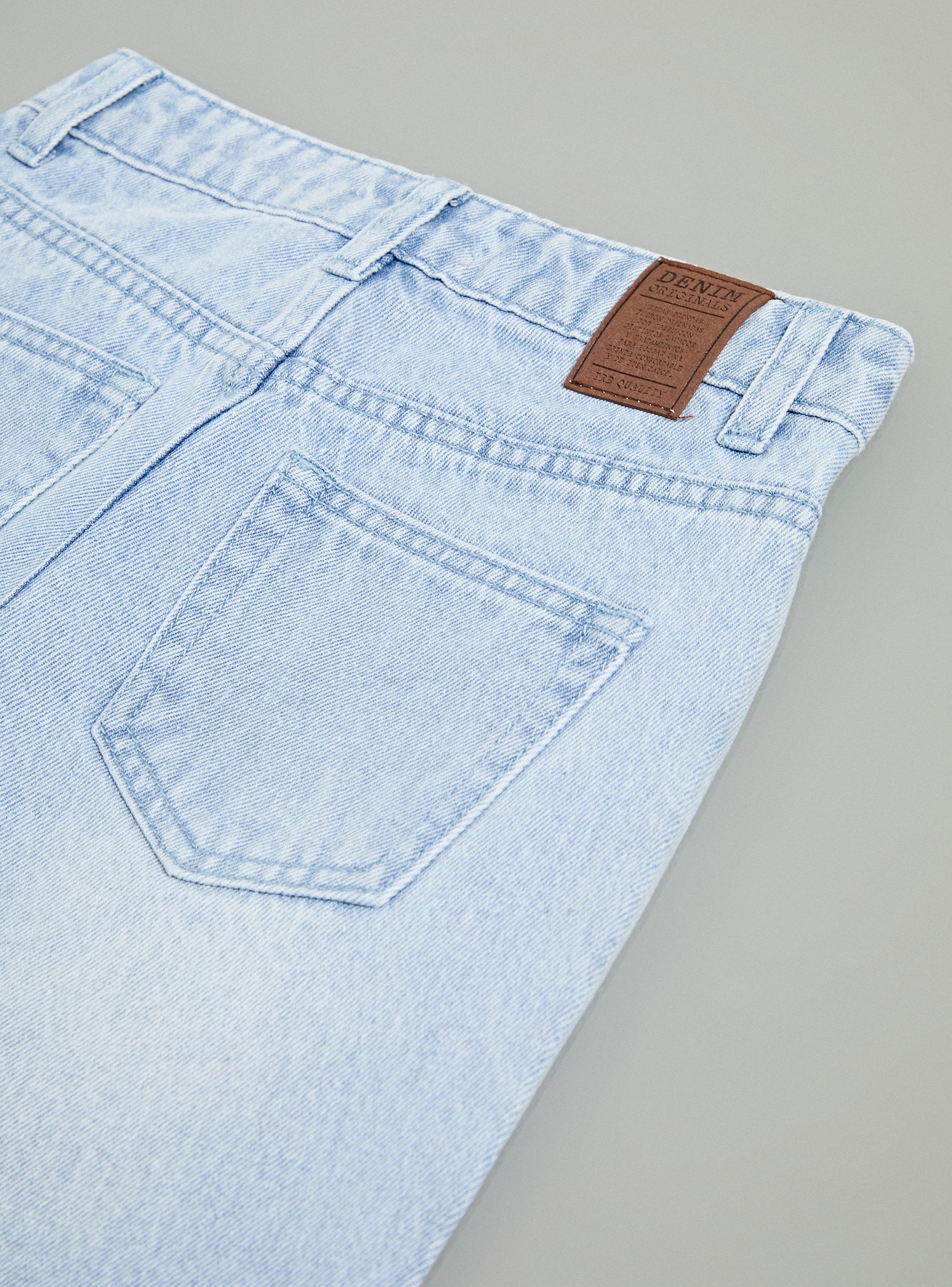 Jeans Flare Alto con Estrellas Bordadas Brillantes-2