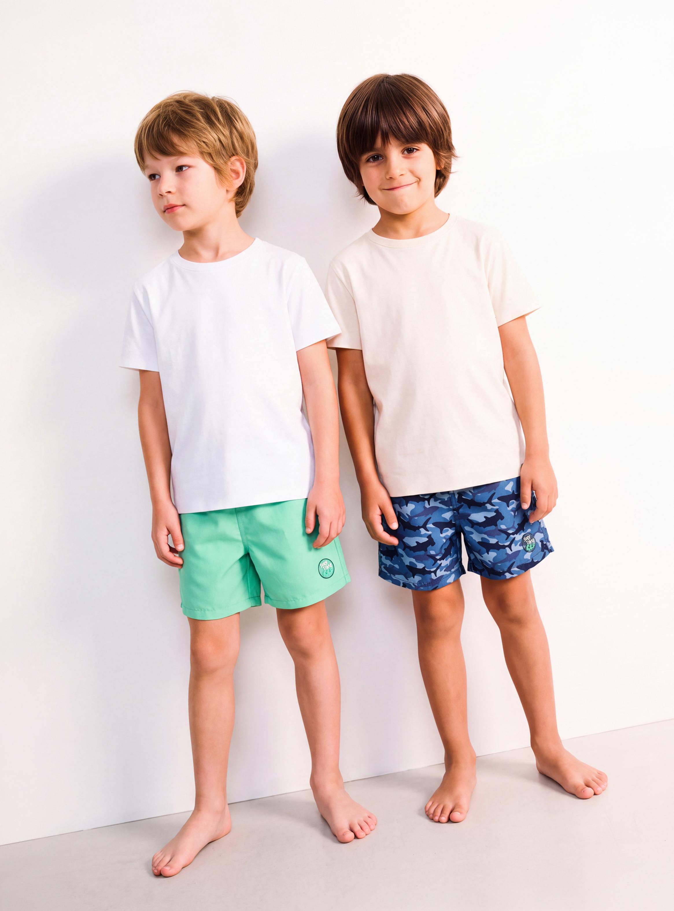 Traje de Baño Pack 2 Estampado Tiburón y Color Liso-1