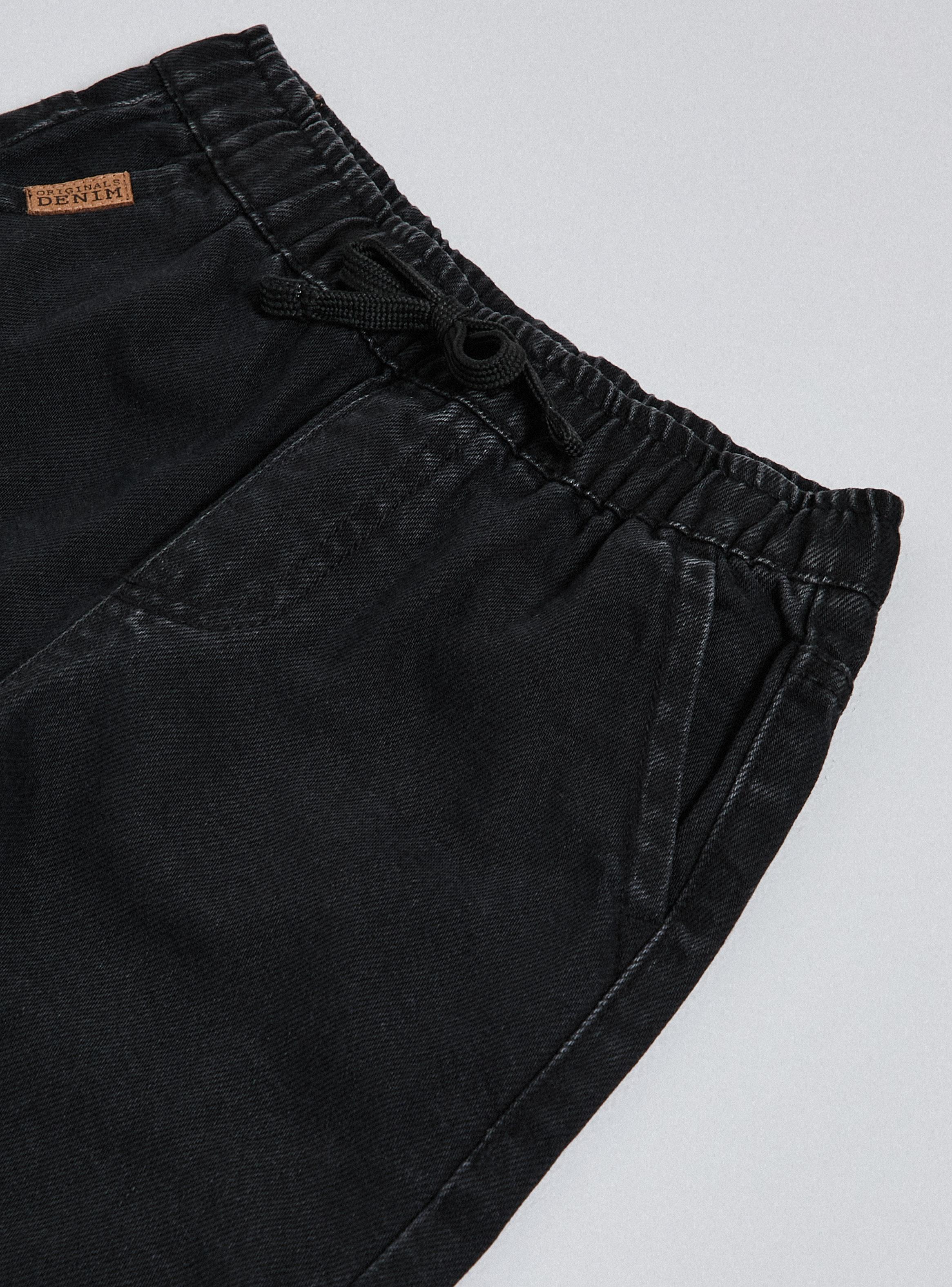 Bermuda Denim Básico con Bolsillos-3