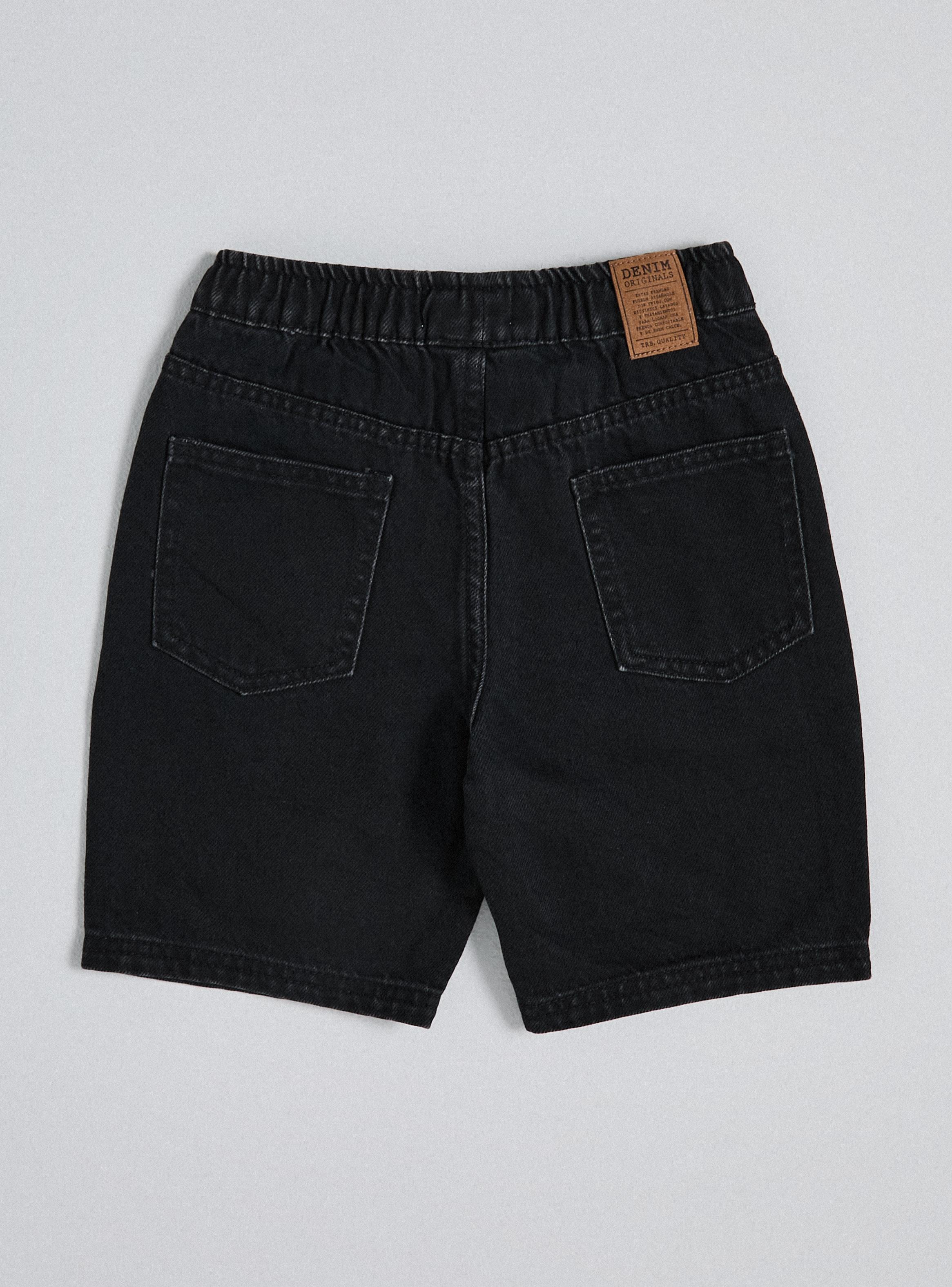 Bermuda Denim Básico con Bolsillos-2