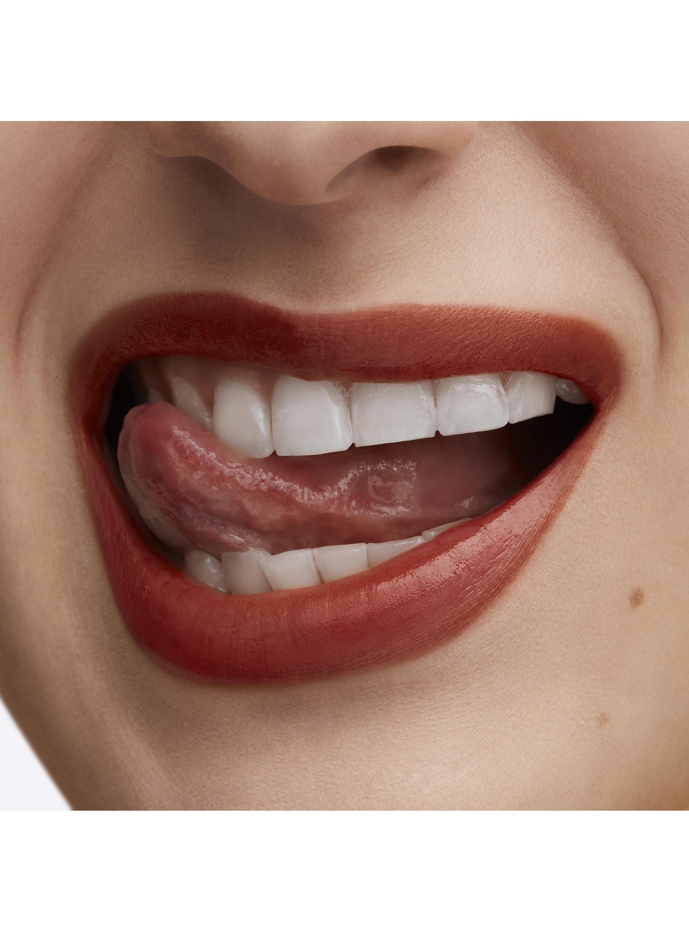 Labial Lustreglass Sheer-Shine PDA 3.5 g-3