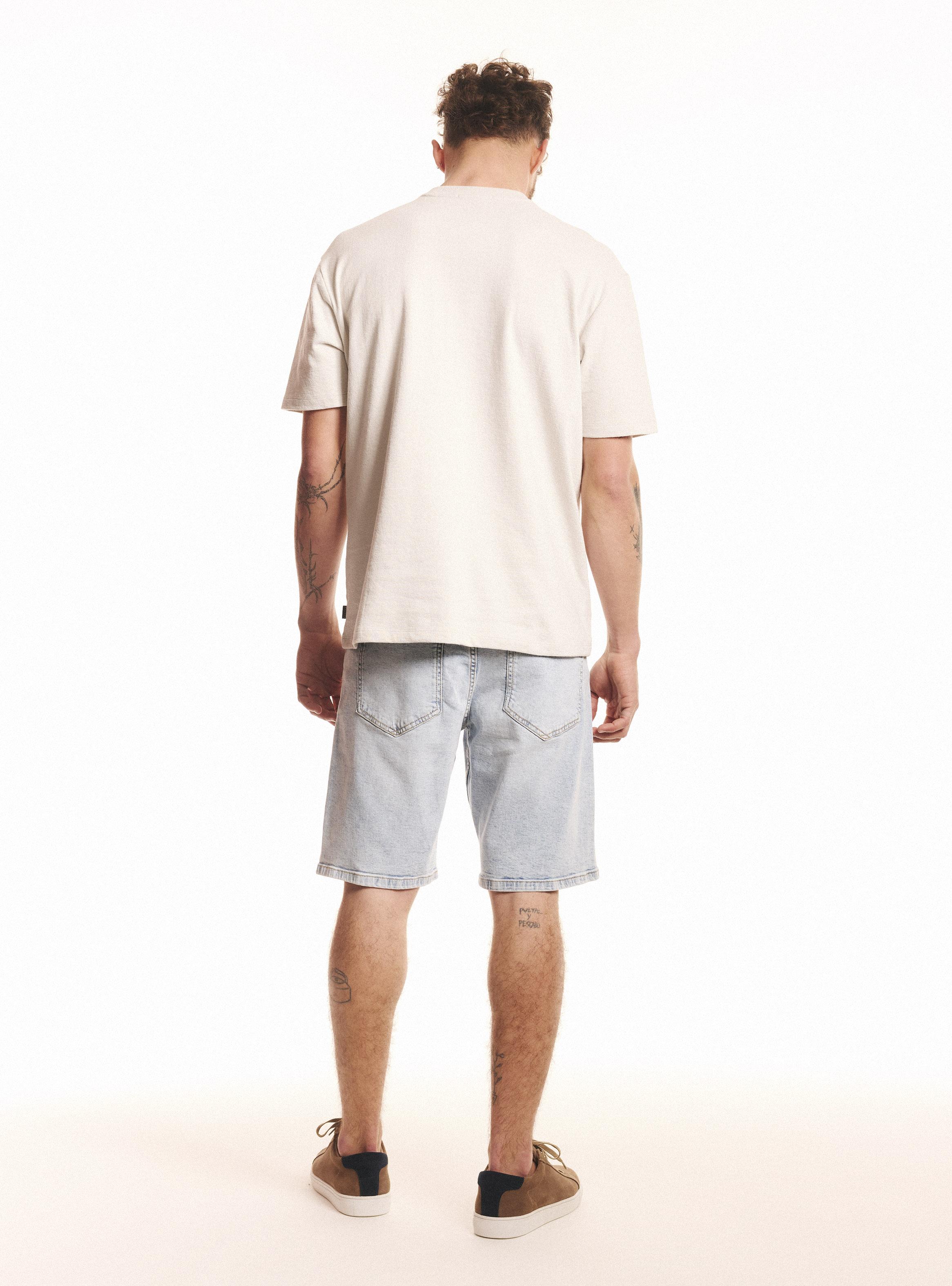 Polera Relajada Estampado Elevado-5