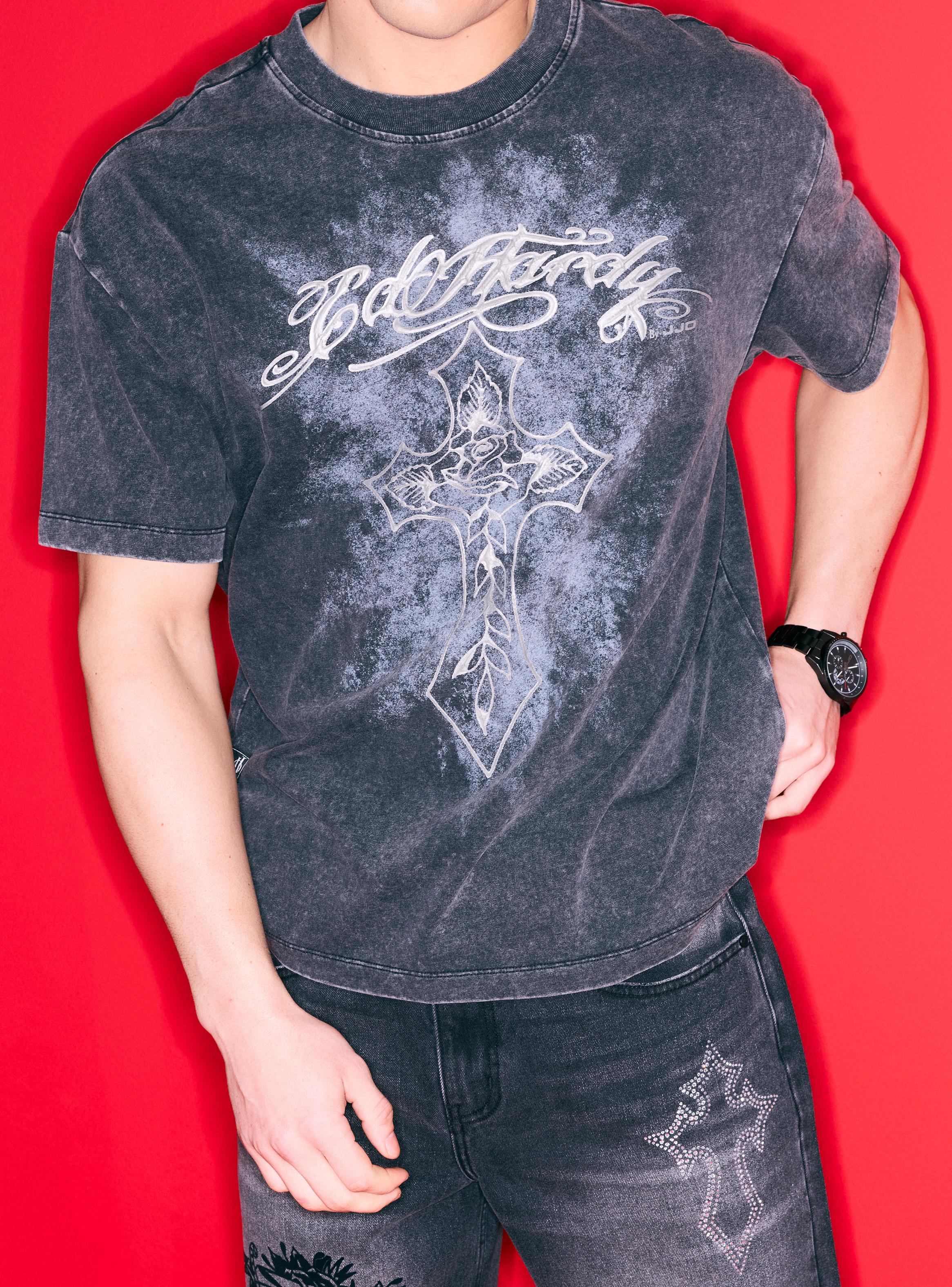 Polera Ed Hardy Lavada con Estampado Frontal Metalizado-3