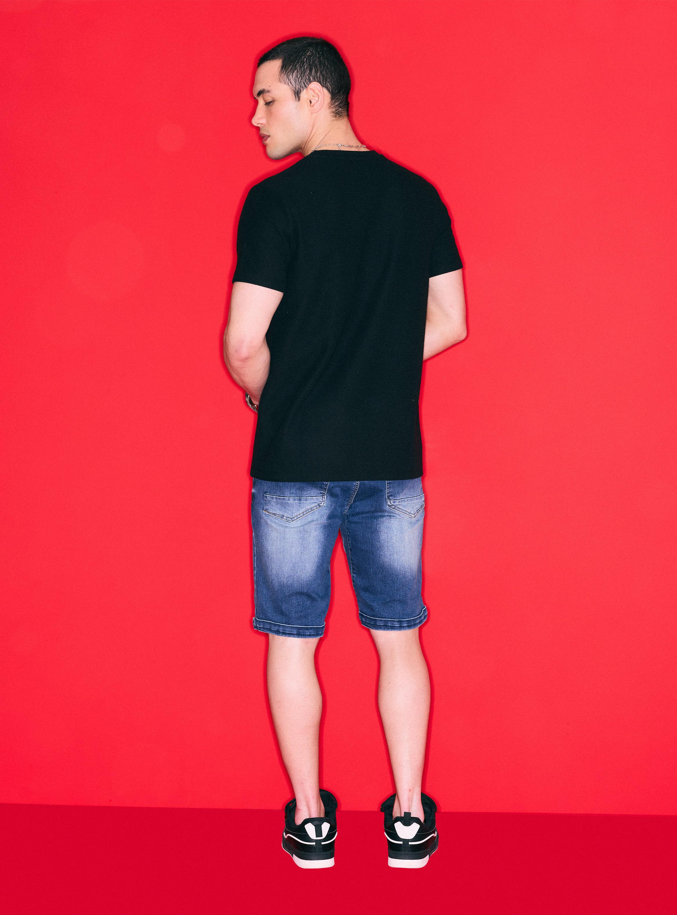 Polera Long Fit Tela Texturada Vertical Borde recto​-5