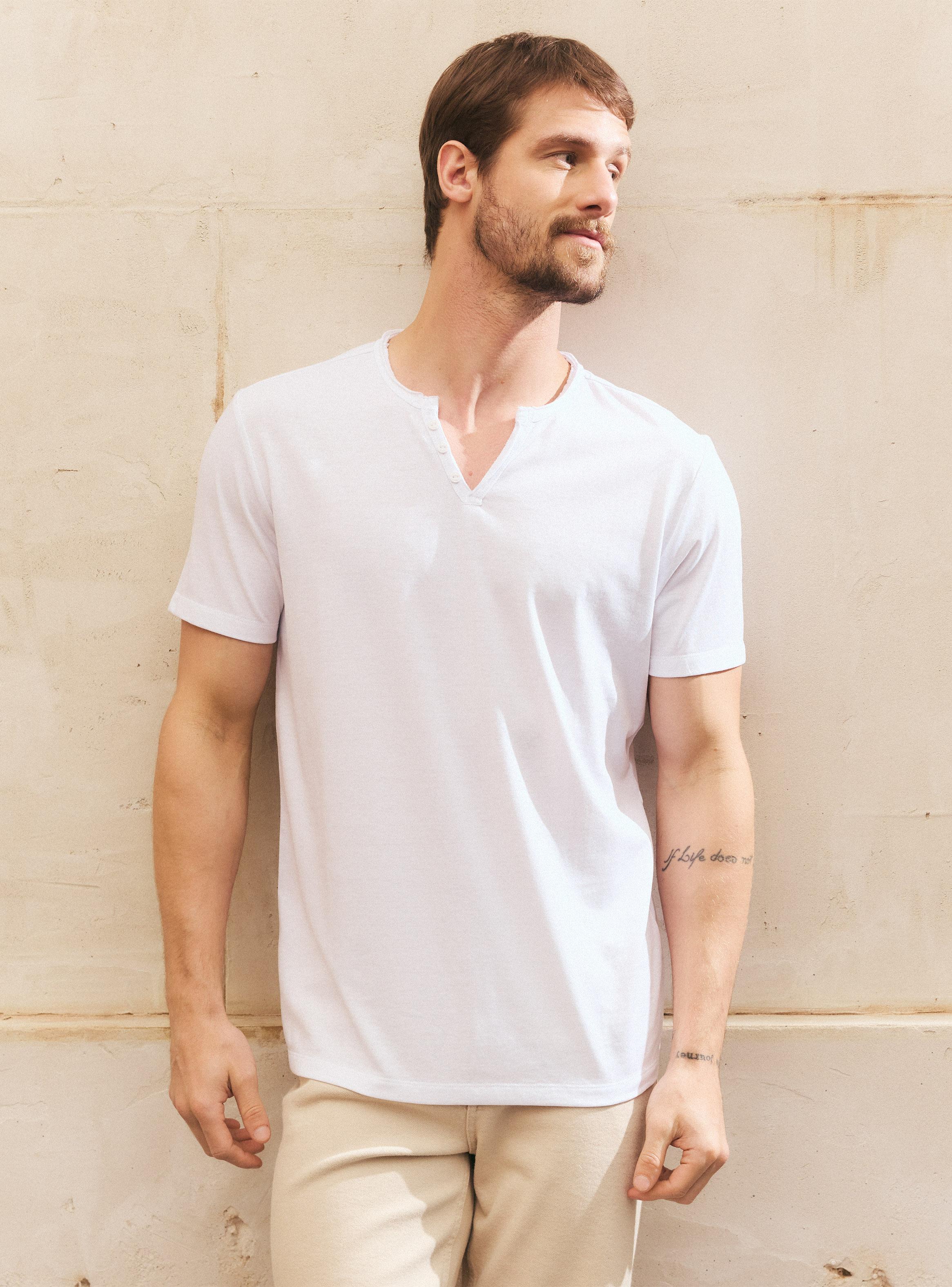 100