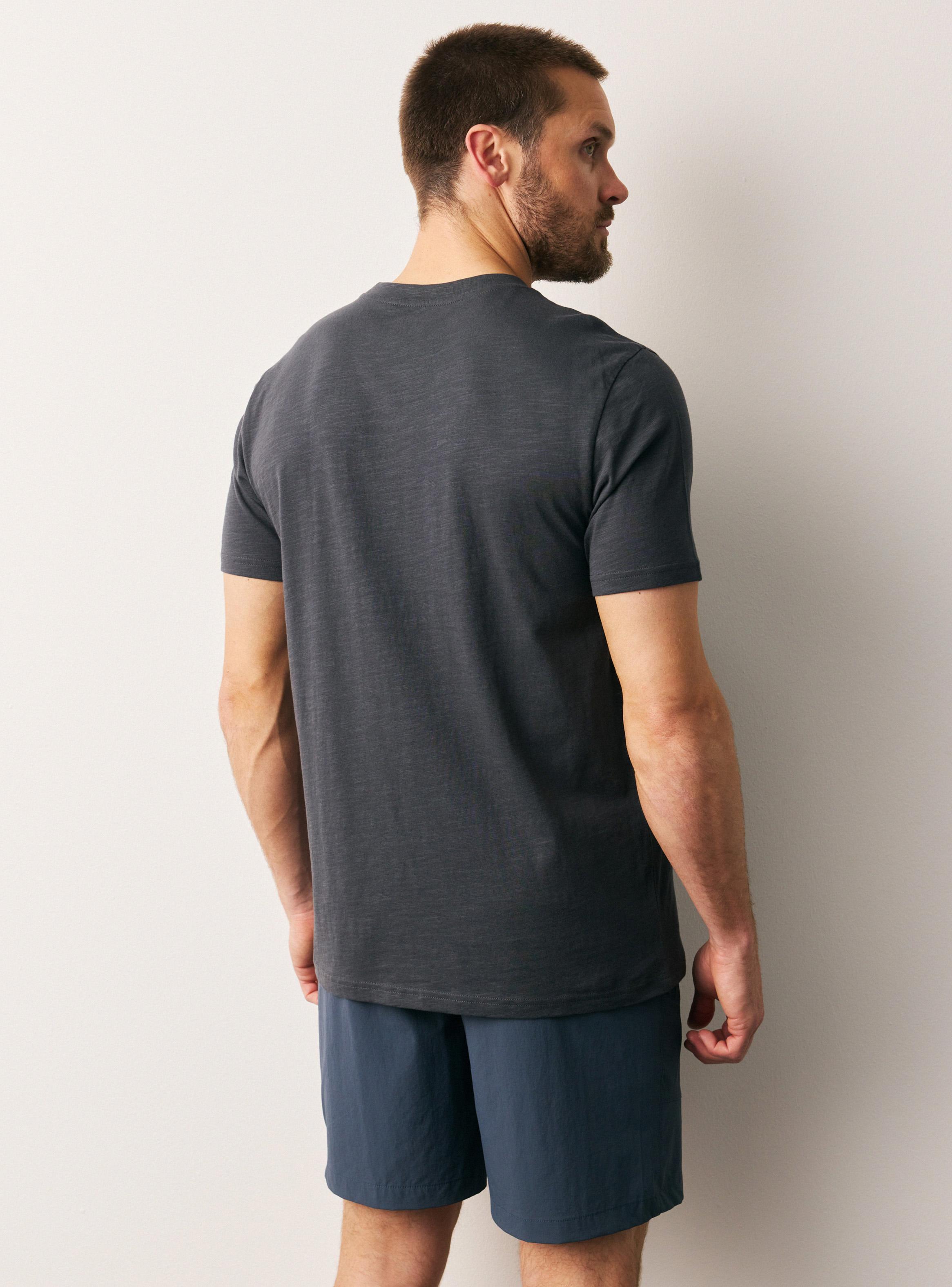 Polera Diseño Estampado en Pecho-1