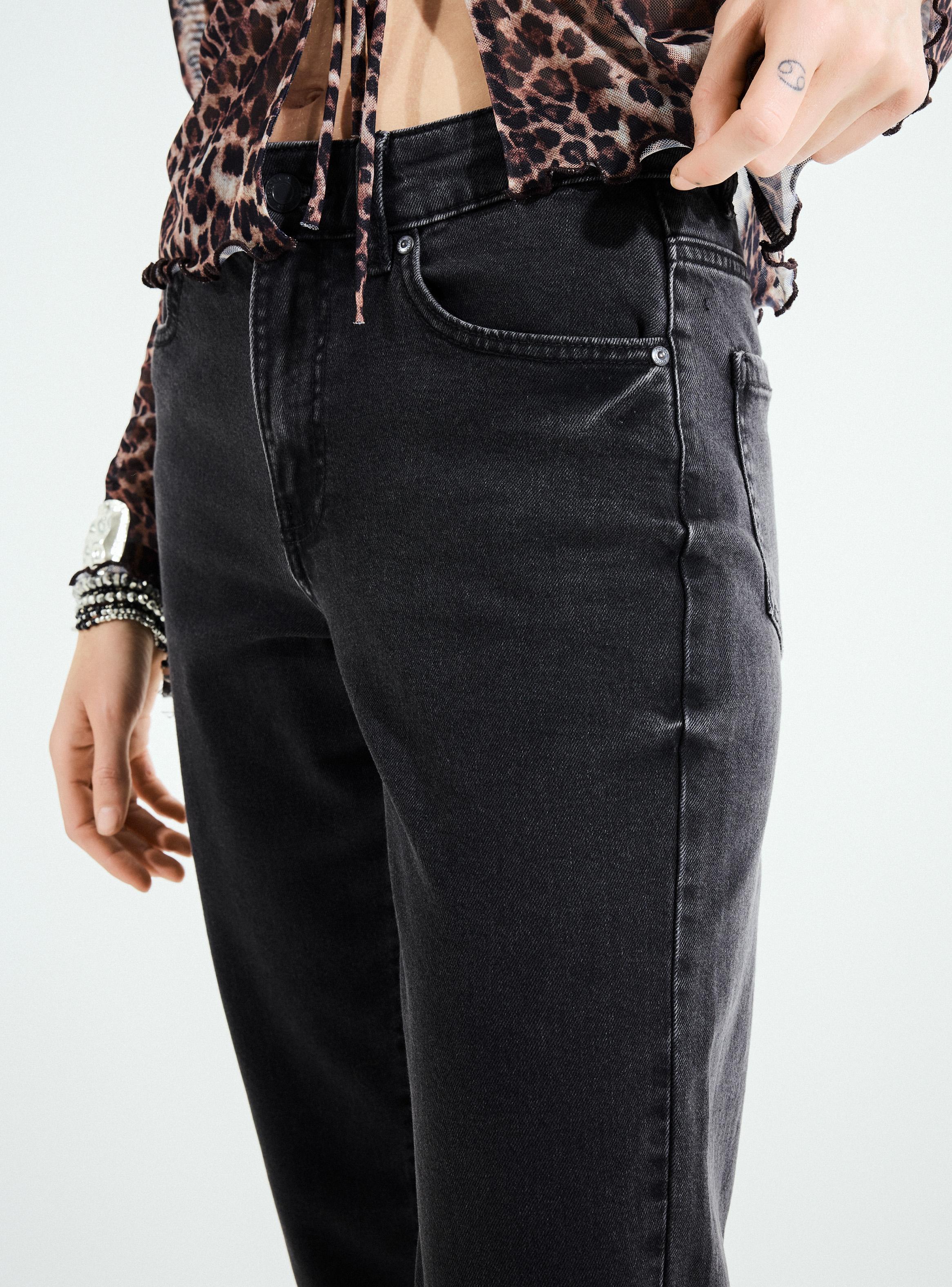 Jeans Mom Básico Tiro Alto-2