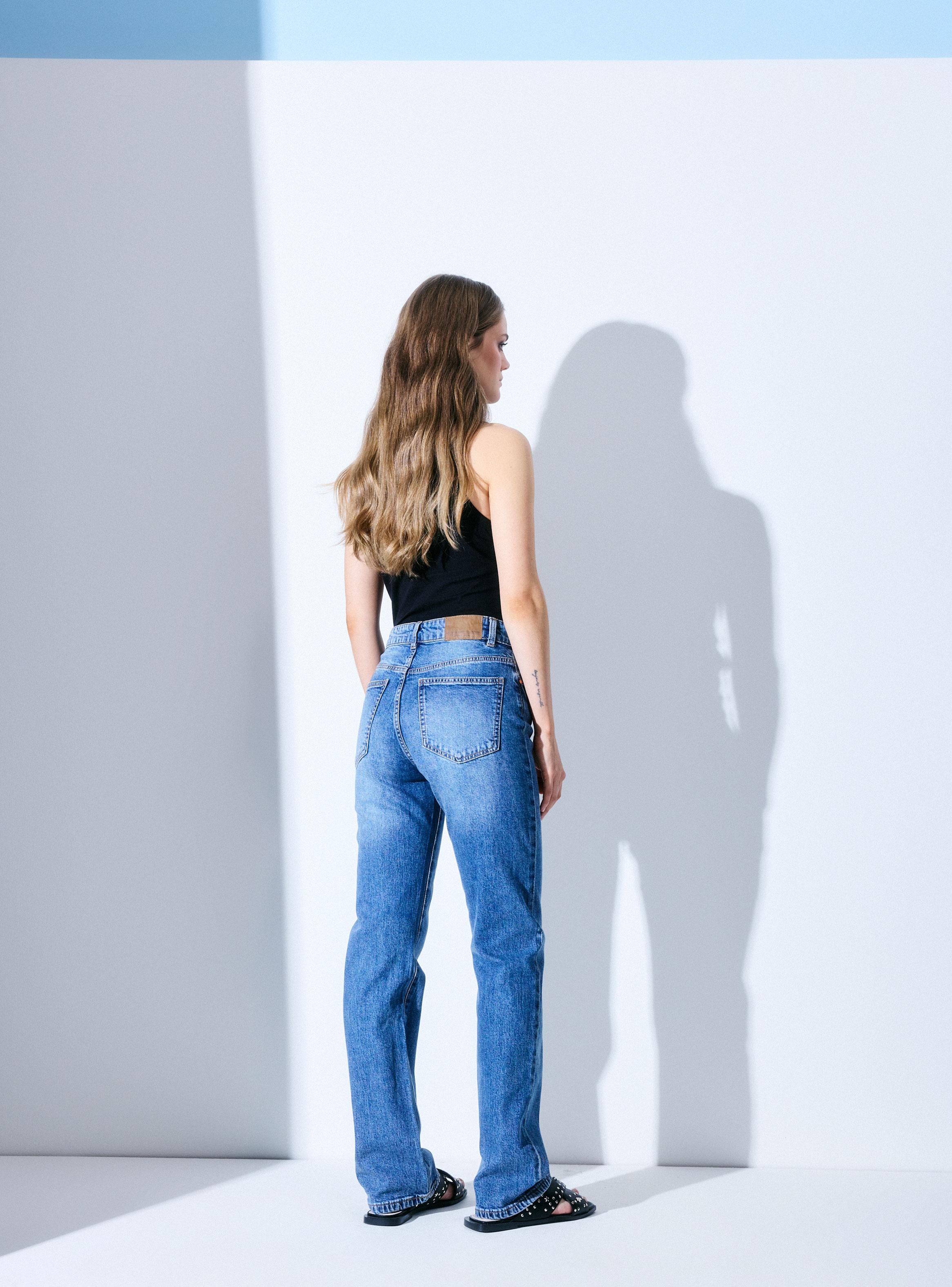 Jeans Straight Básico Tiro Medio-5