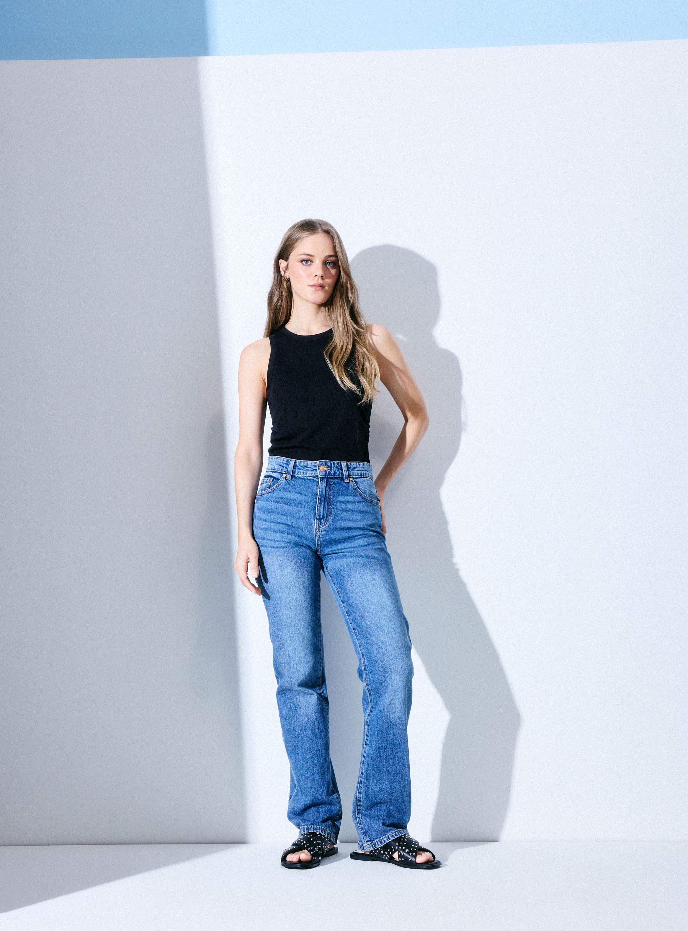 Jeans Straight Básico Tiro Medio-4