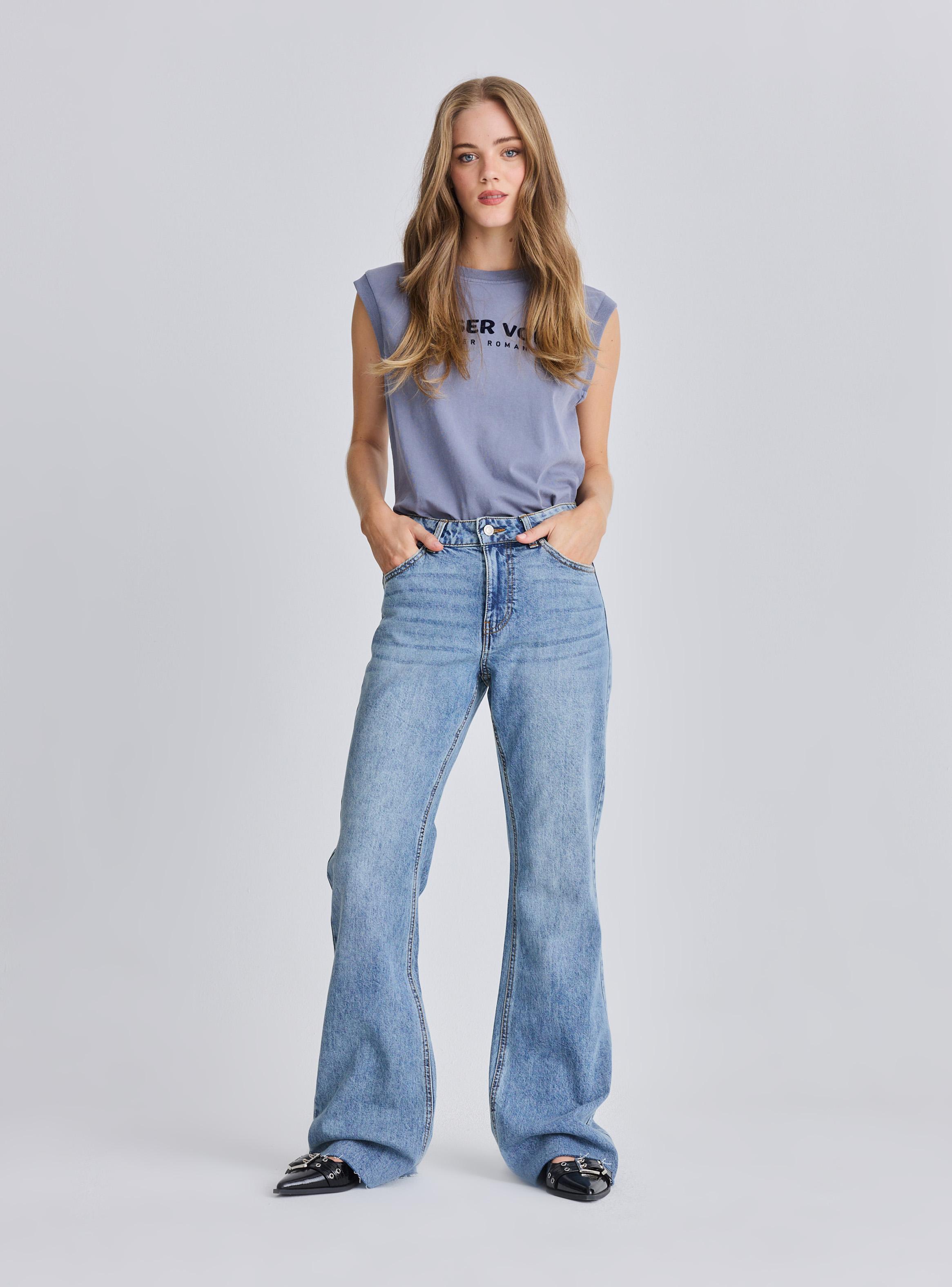 Jeans Flare Básico Tiro Medio-4