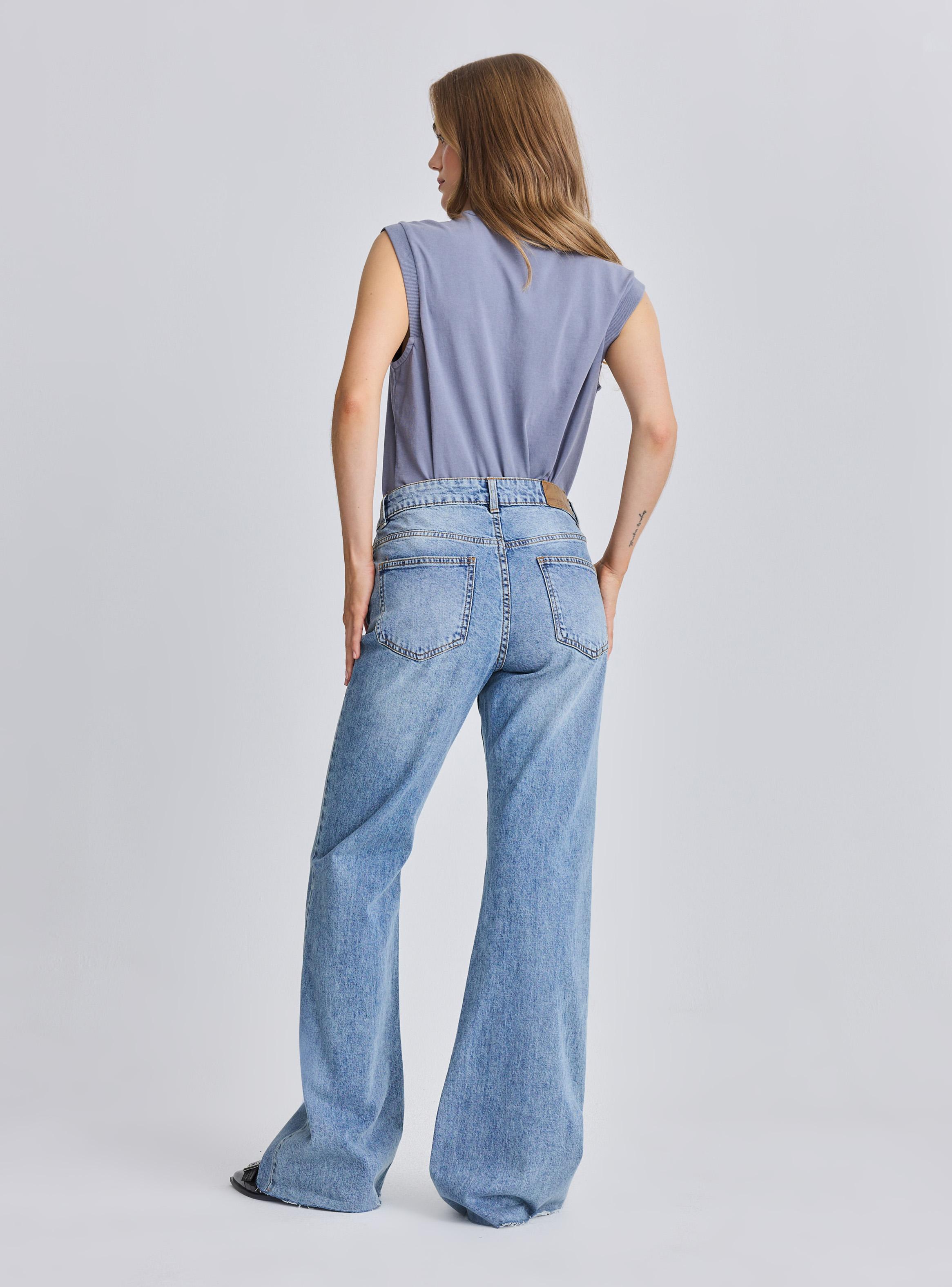 Jeans Flare Básico Tiro Medio-5