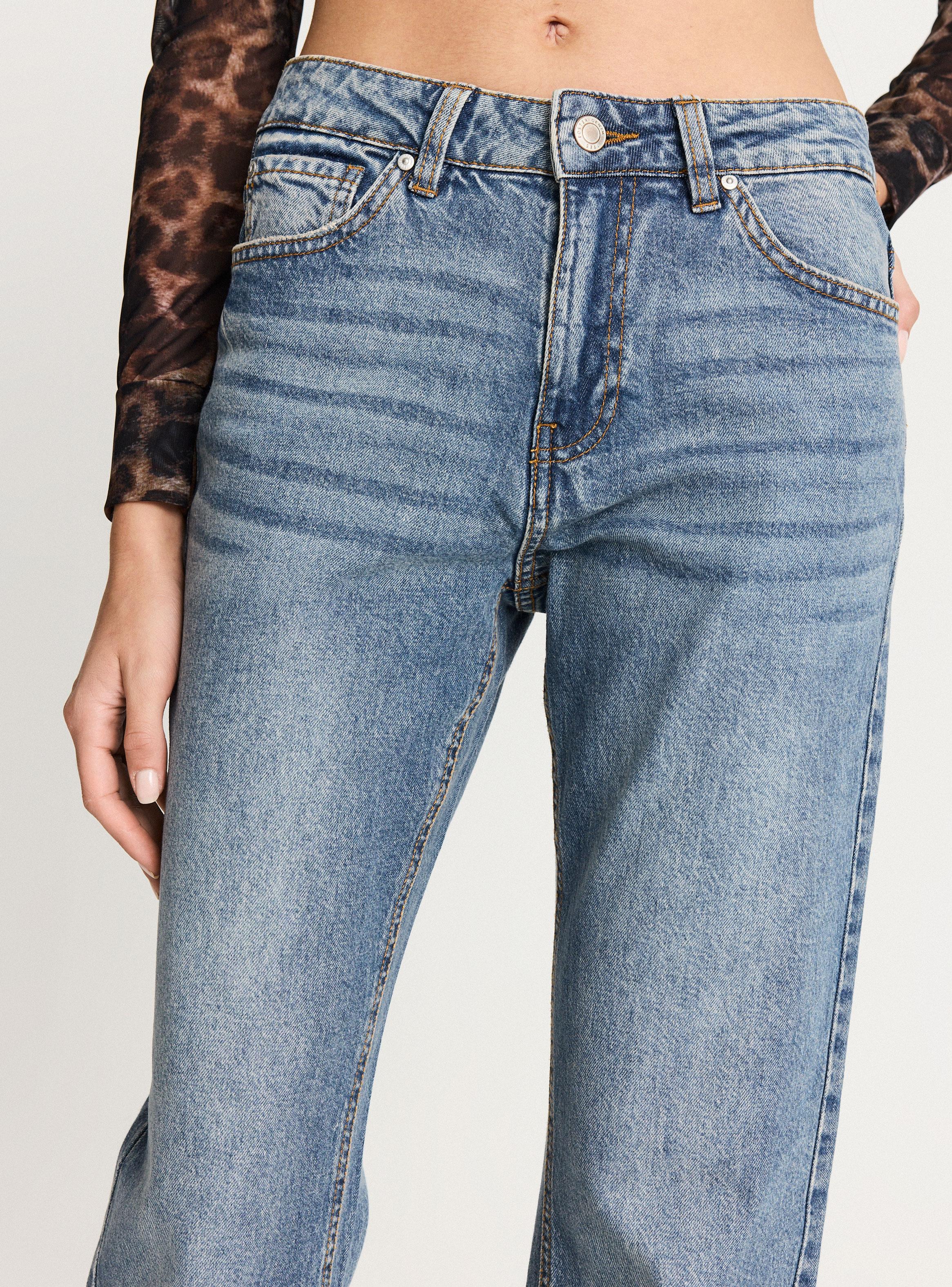 Jeans Flare Básico Tiro Medio-2