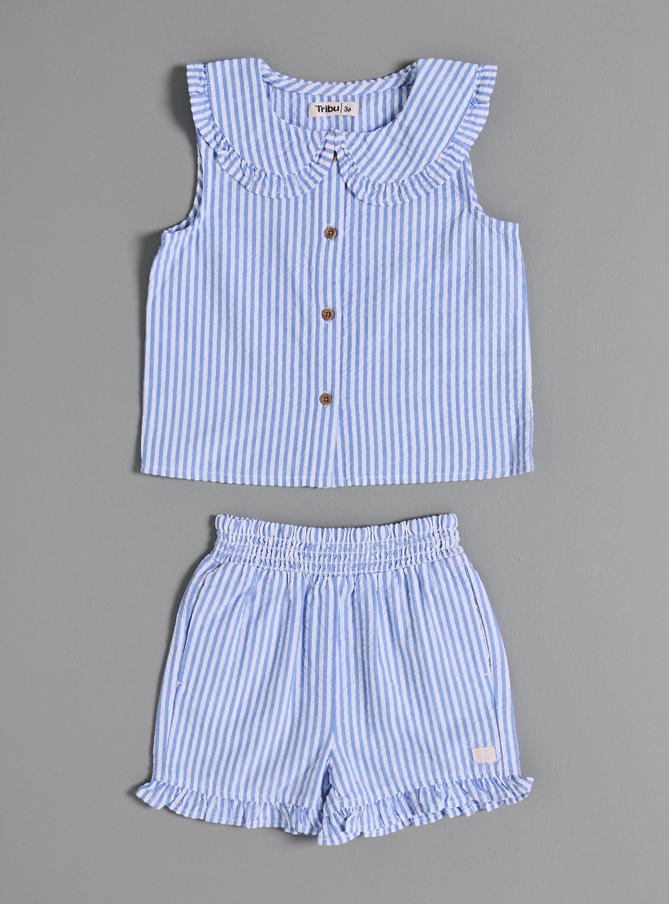 Conjunto Rayas Verticales con Botones Frontales-1