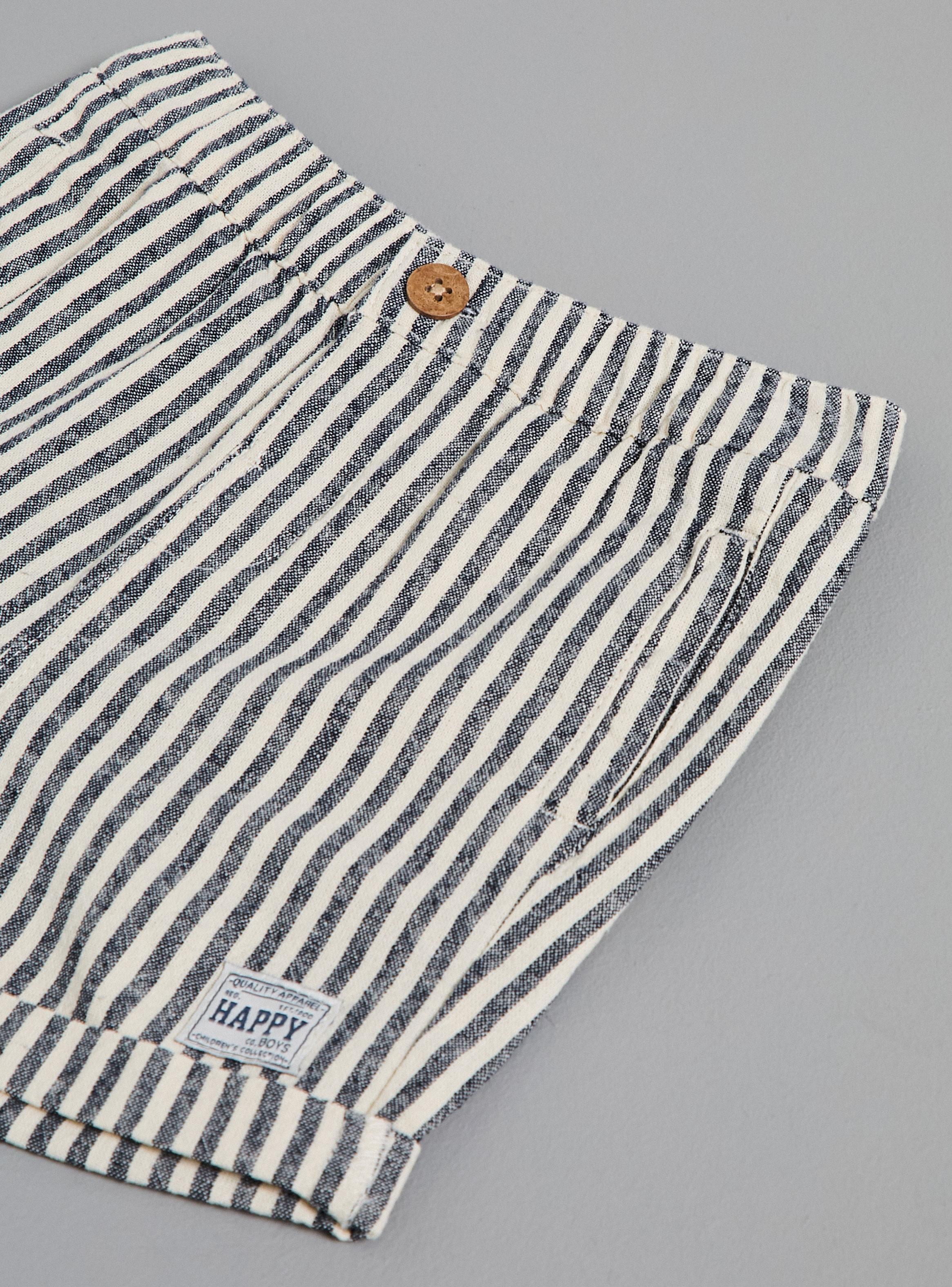 Short Rayas Verticales con Etiqueta Lateral Niño-3