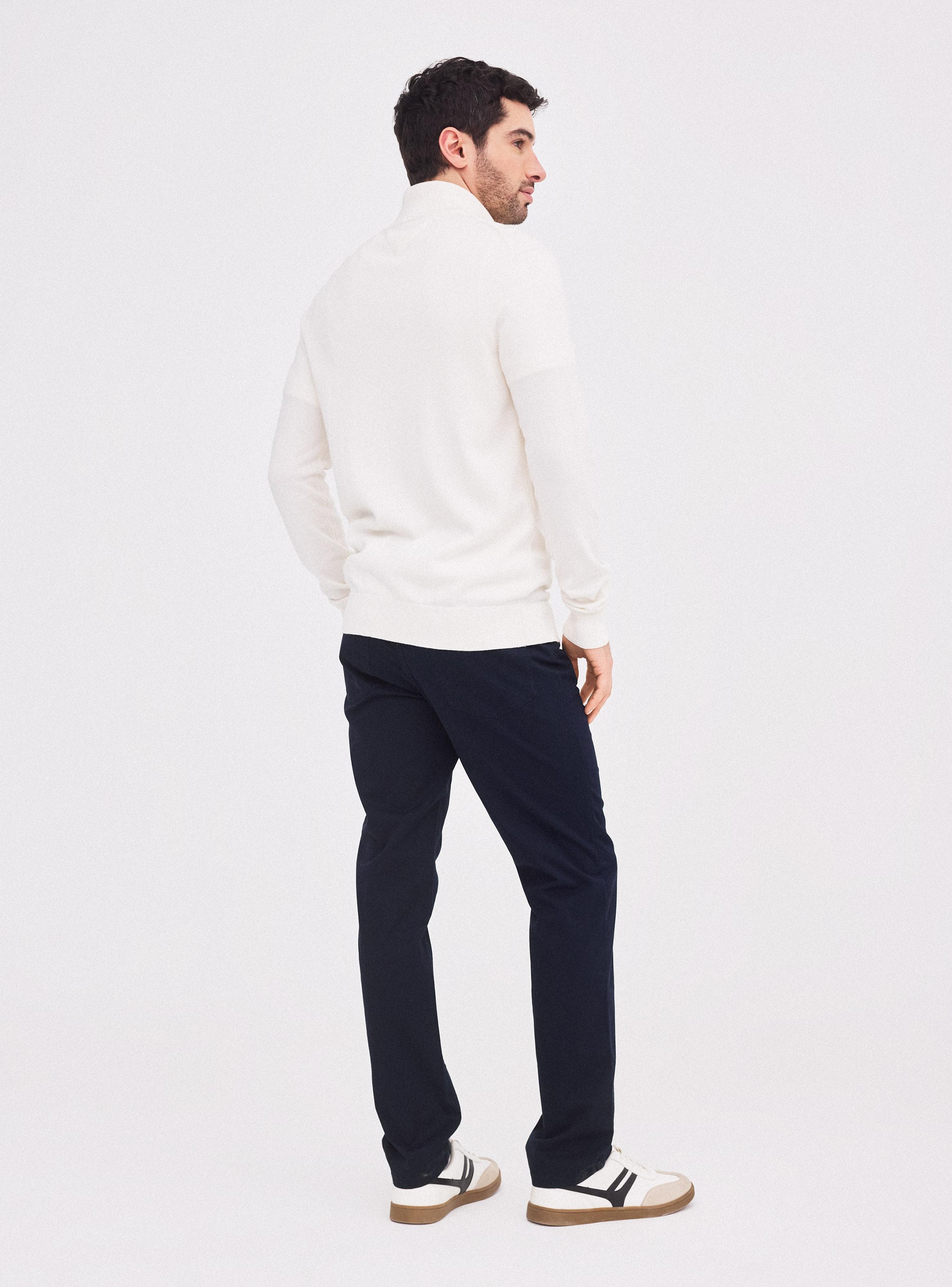 Sweater Medio Cierre Logo Bordado-5
