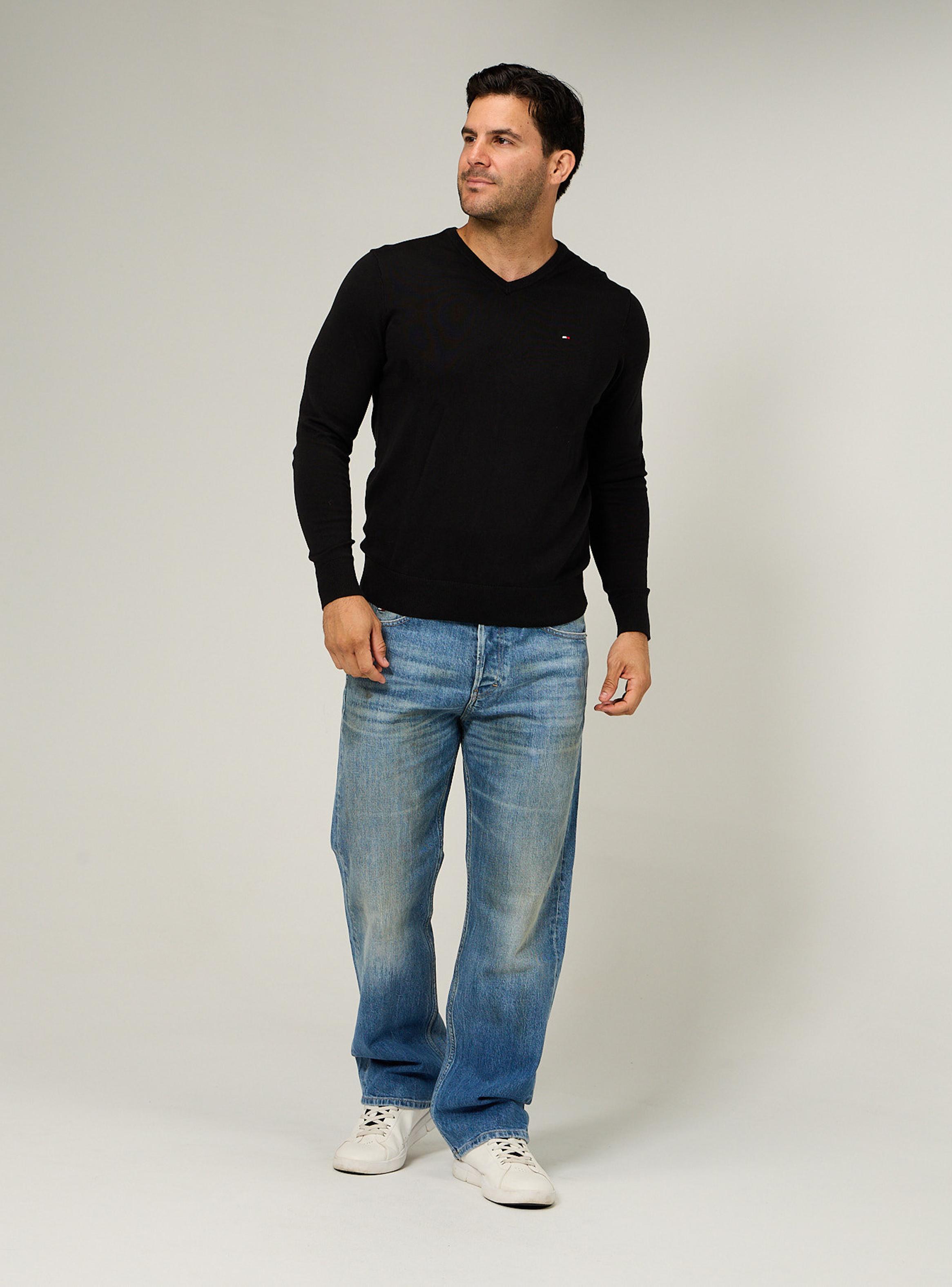 Sweater Cuello V Clásico Logo Bordado-2