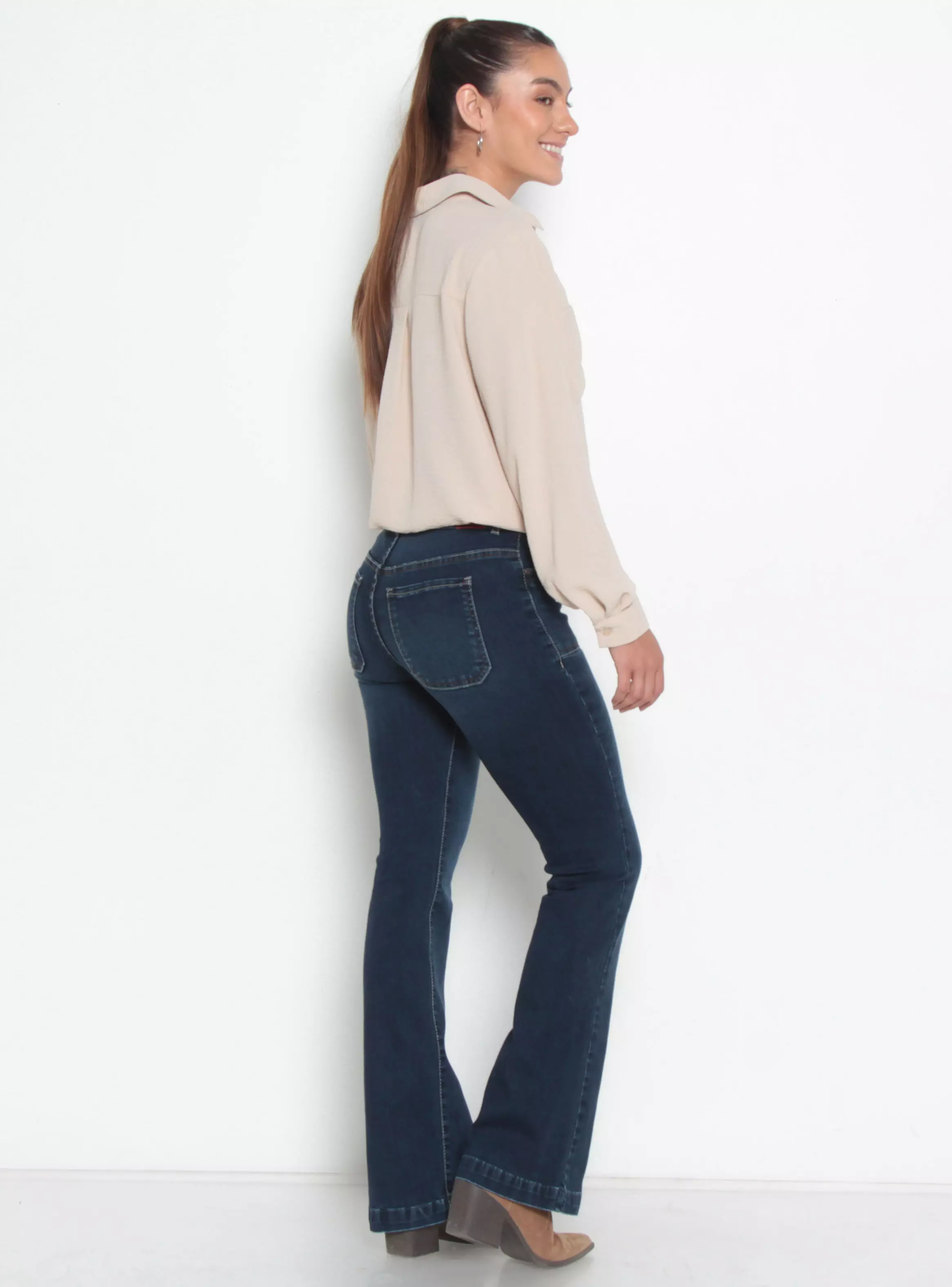 Jeans Cargo Flare Tiro Alto Pretina Media con 2 Botones-4