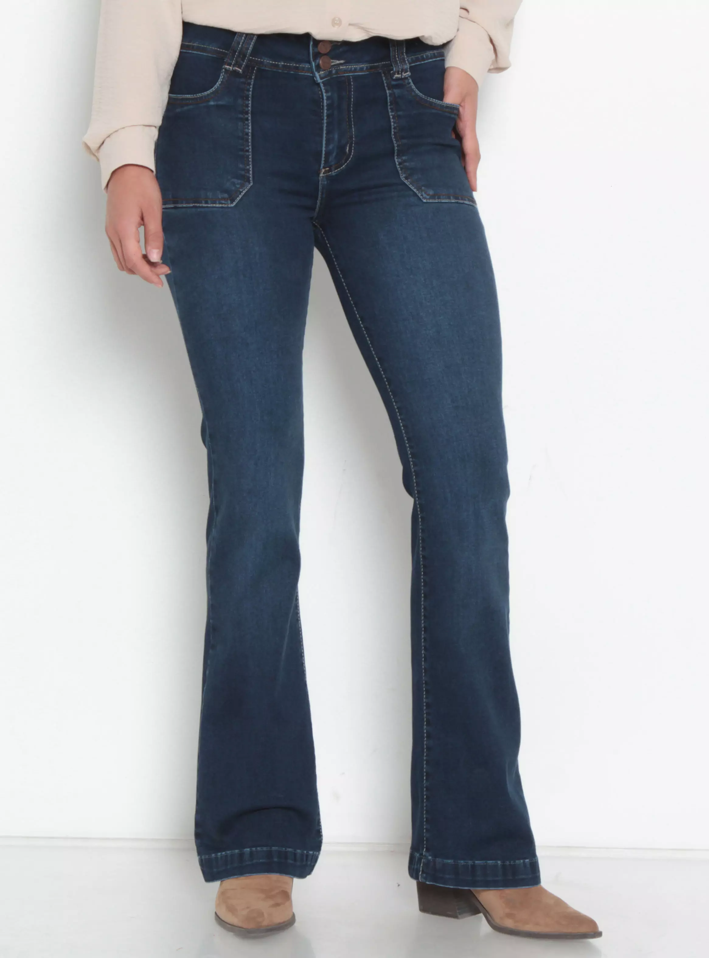 Jeans Cargo Flare Tiro Alto Pretina Media con 2 Botones-0