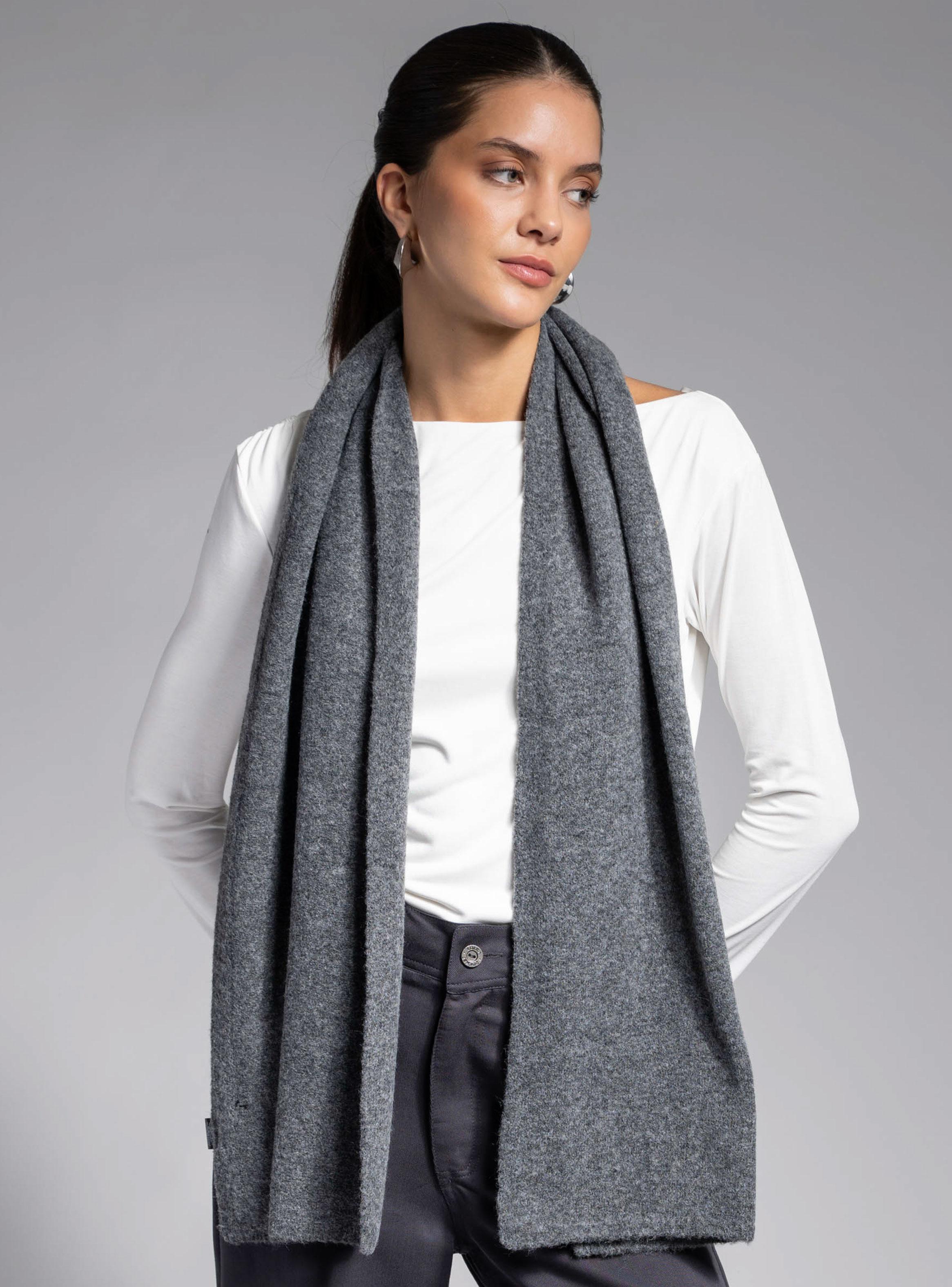 Bufanda Suave Gris-2