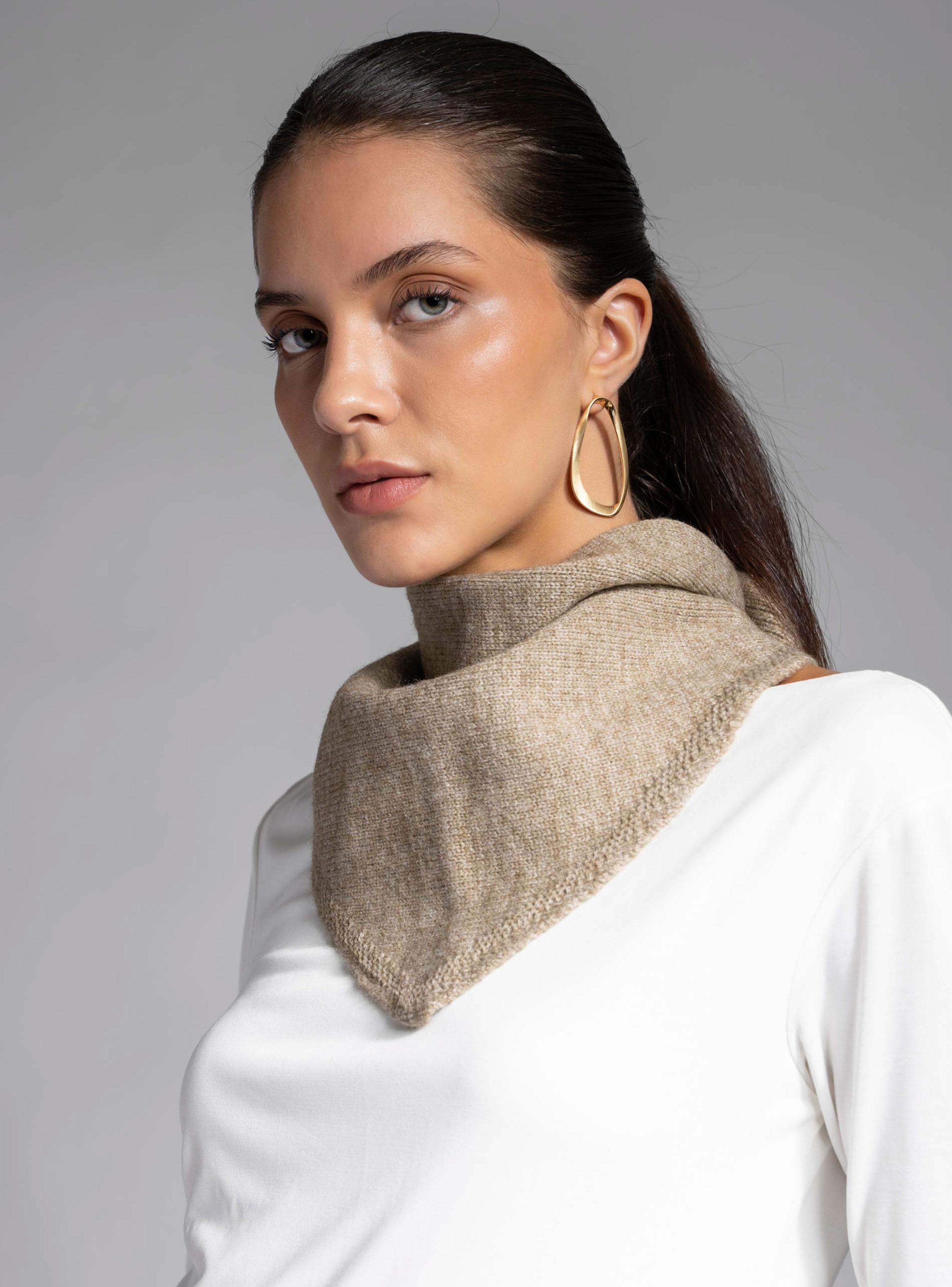 Bufanda Suave Tipo Bandana Beige-2