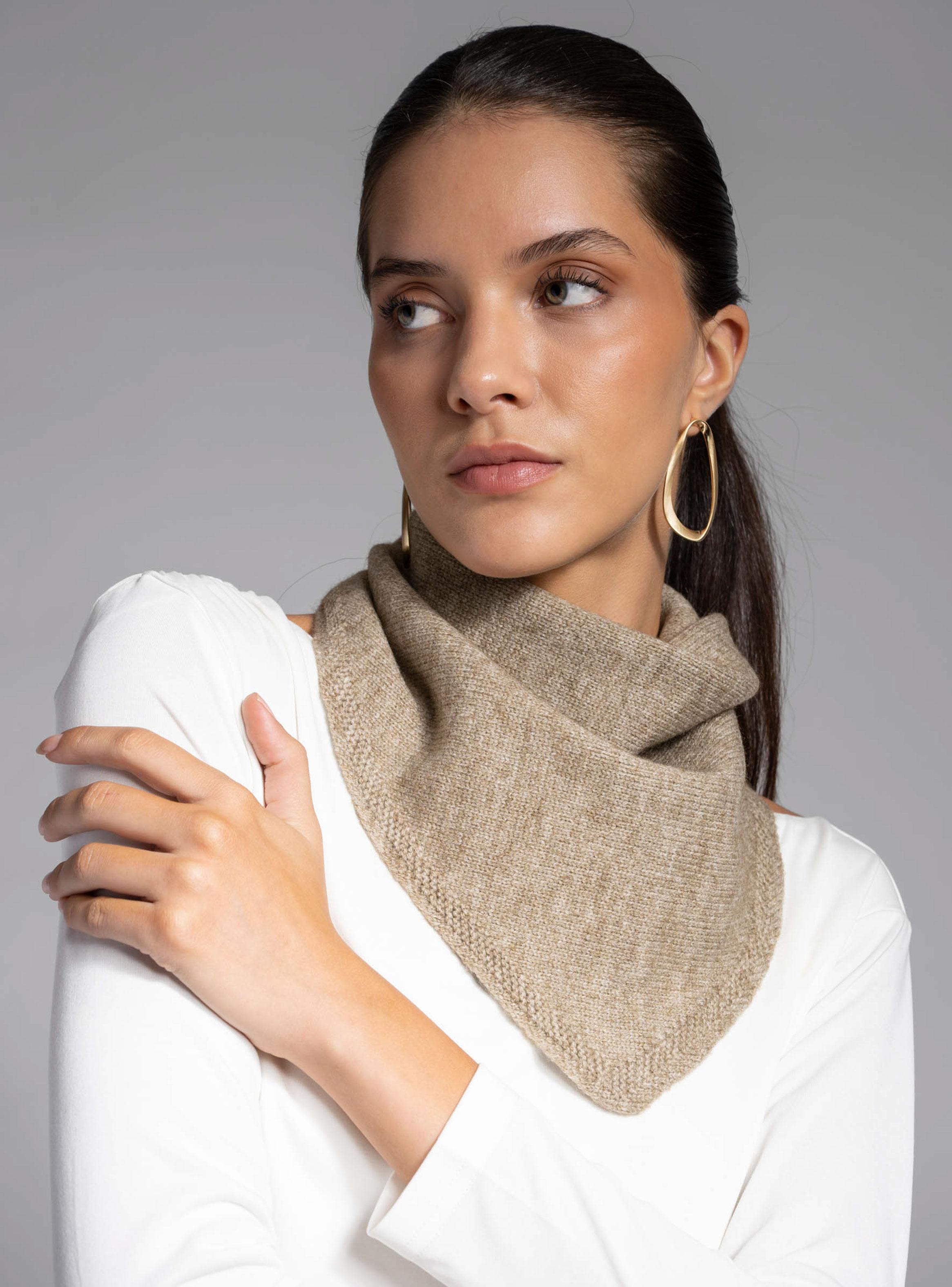 Bufanda Suave Tipo Bandana Beige-1