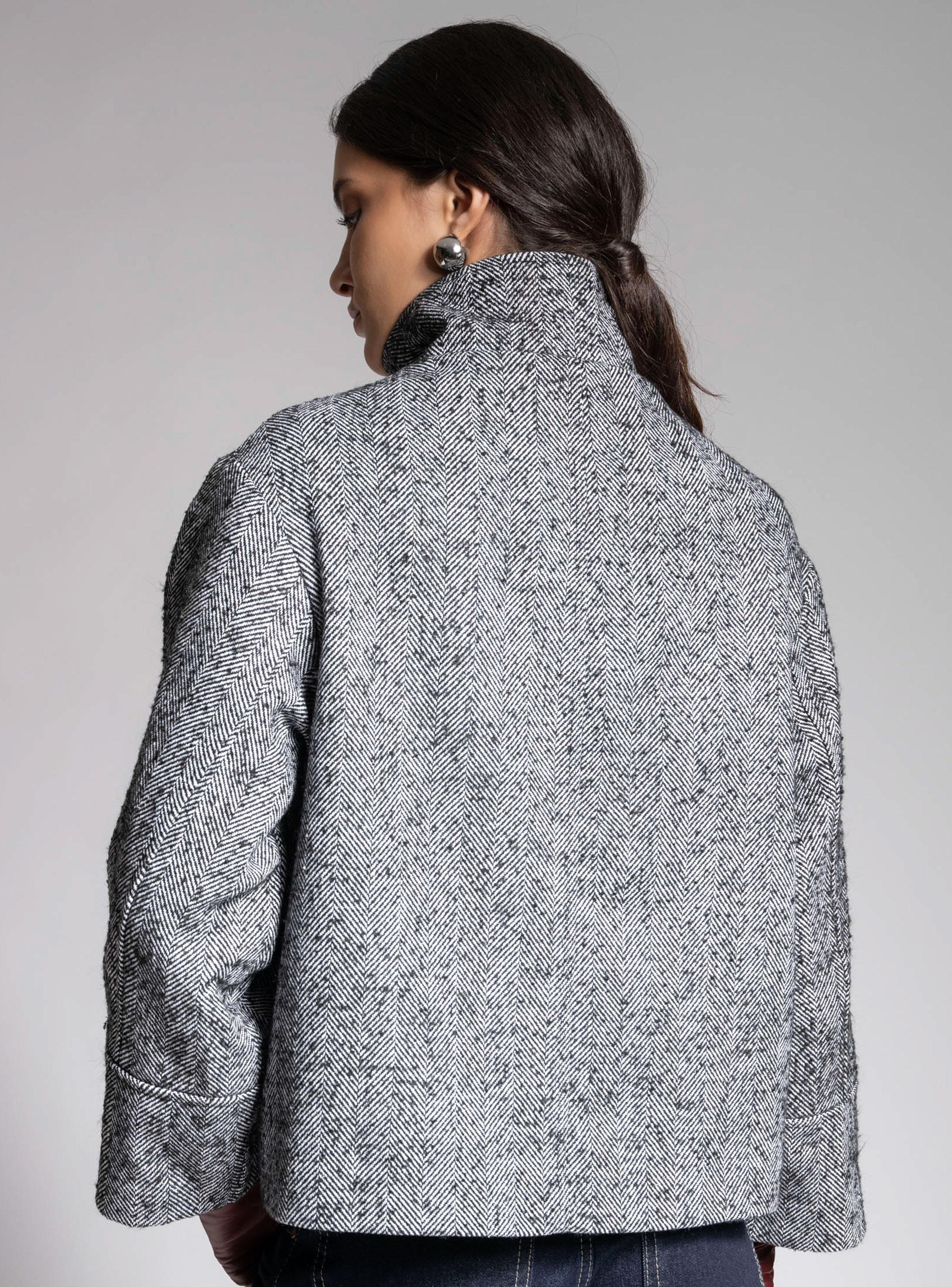 Chaqueta Corta Cuello Funnel Hecho en Italia-1