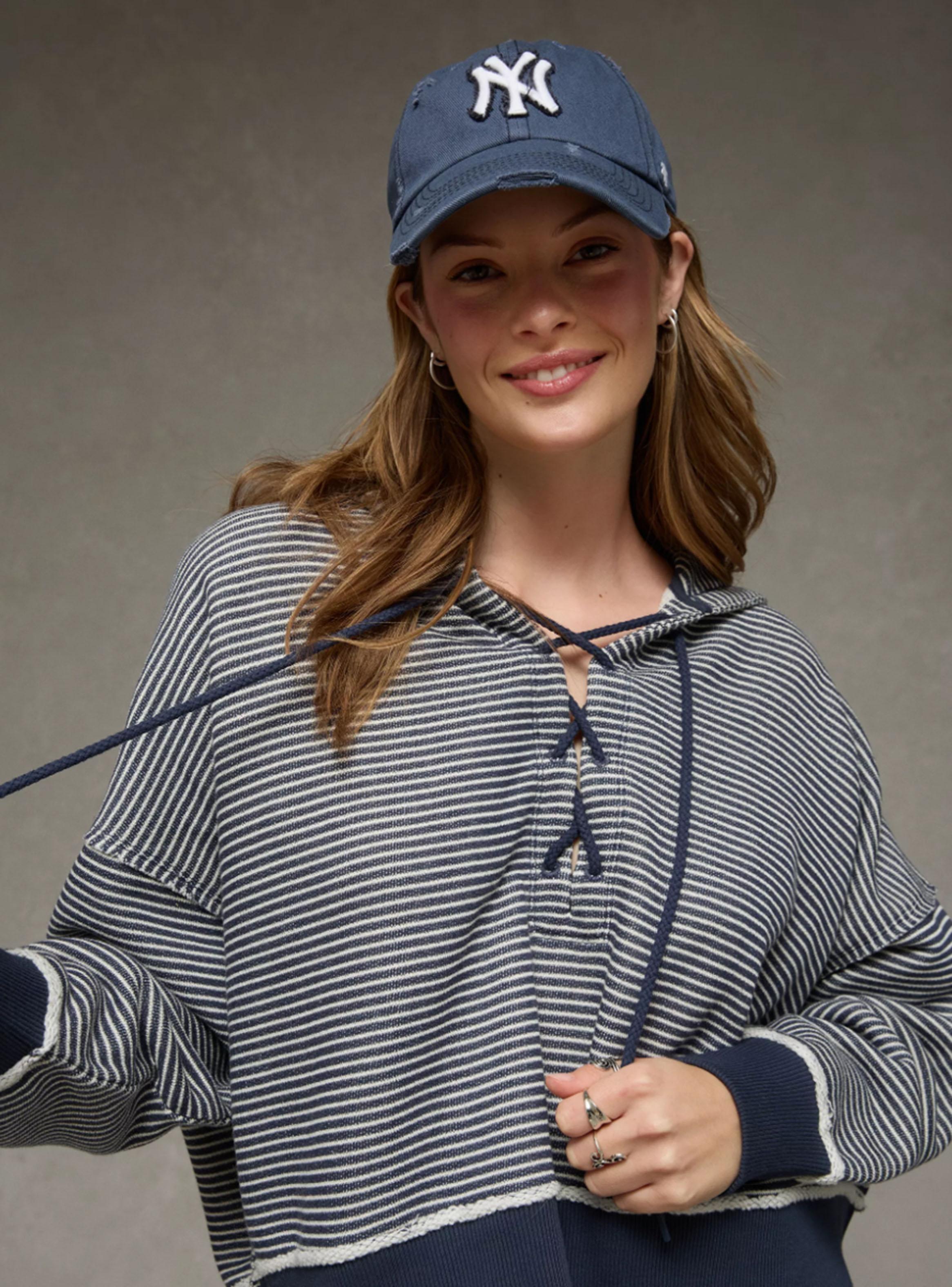 Polerón AE Big Hug Lace-Up Hoodie-2