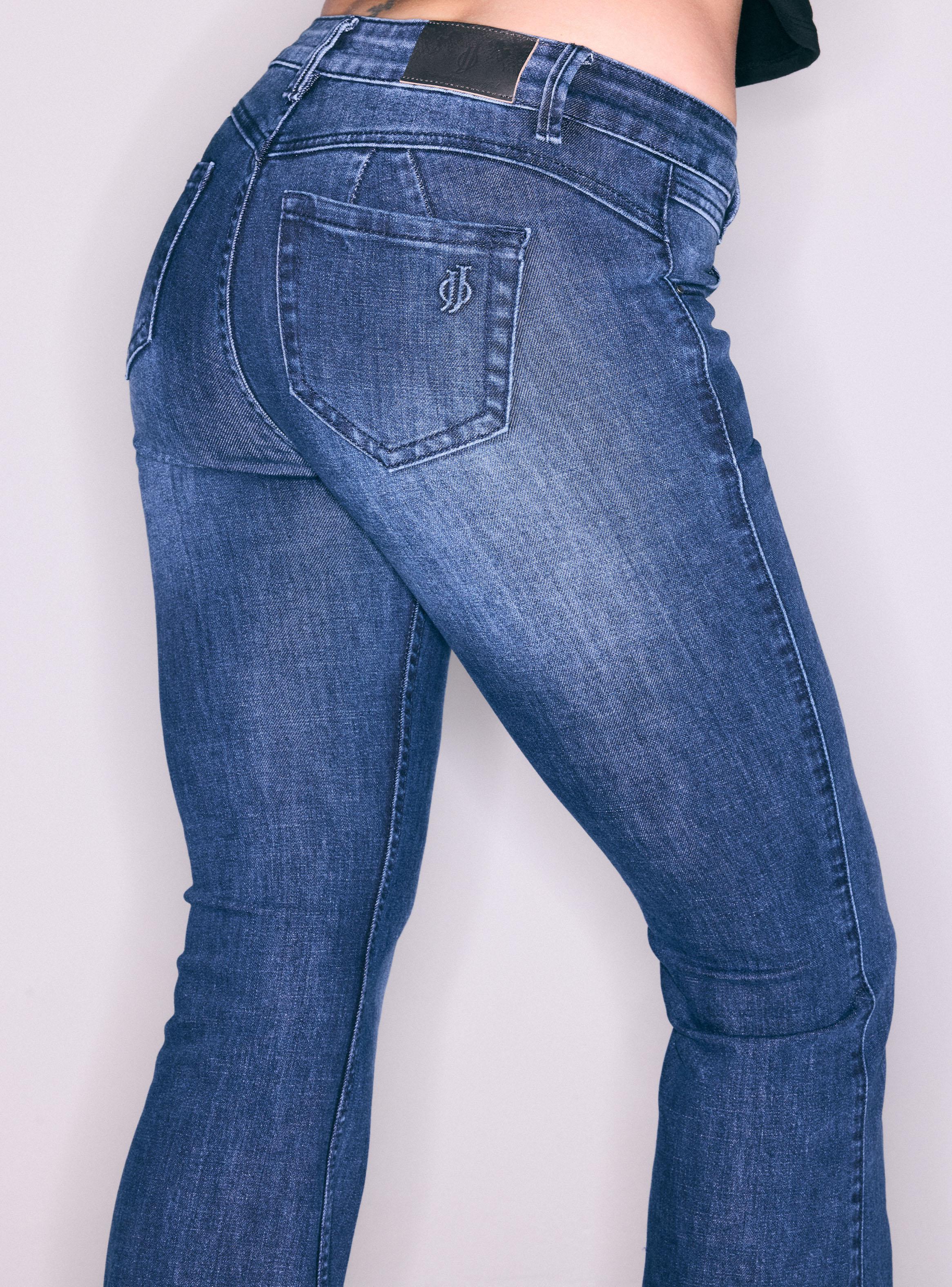 Jeans Flare Fit con Corte Central y Tajali en la Bota-2