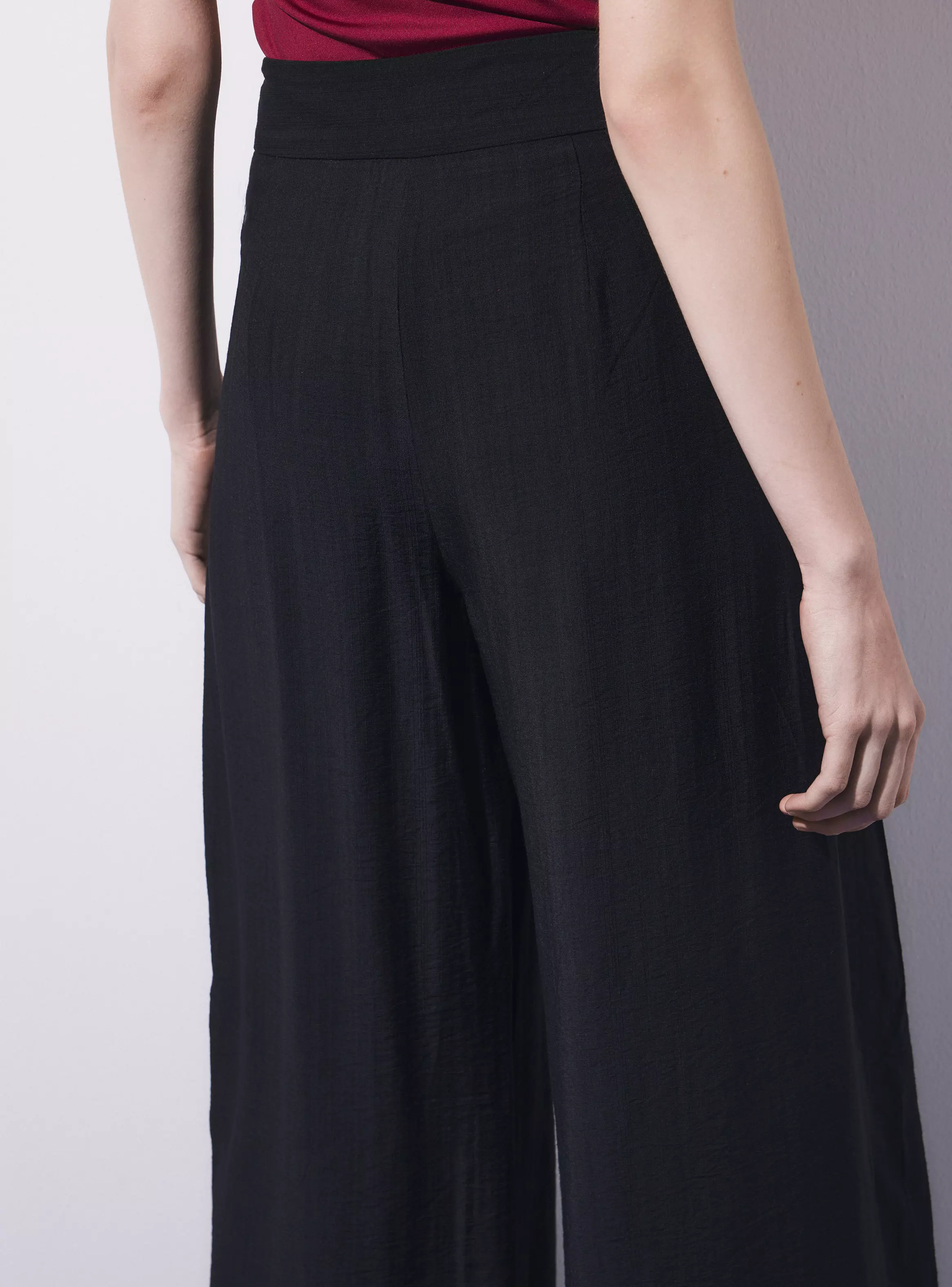 Pantalón Pliegues Frontales Wide Leg-3