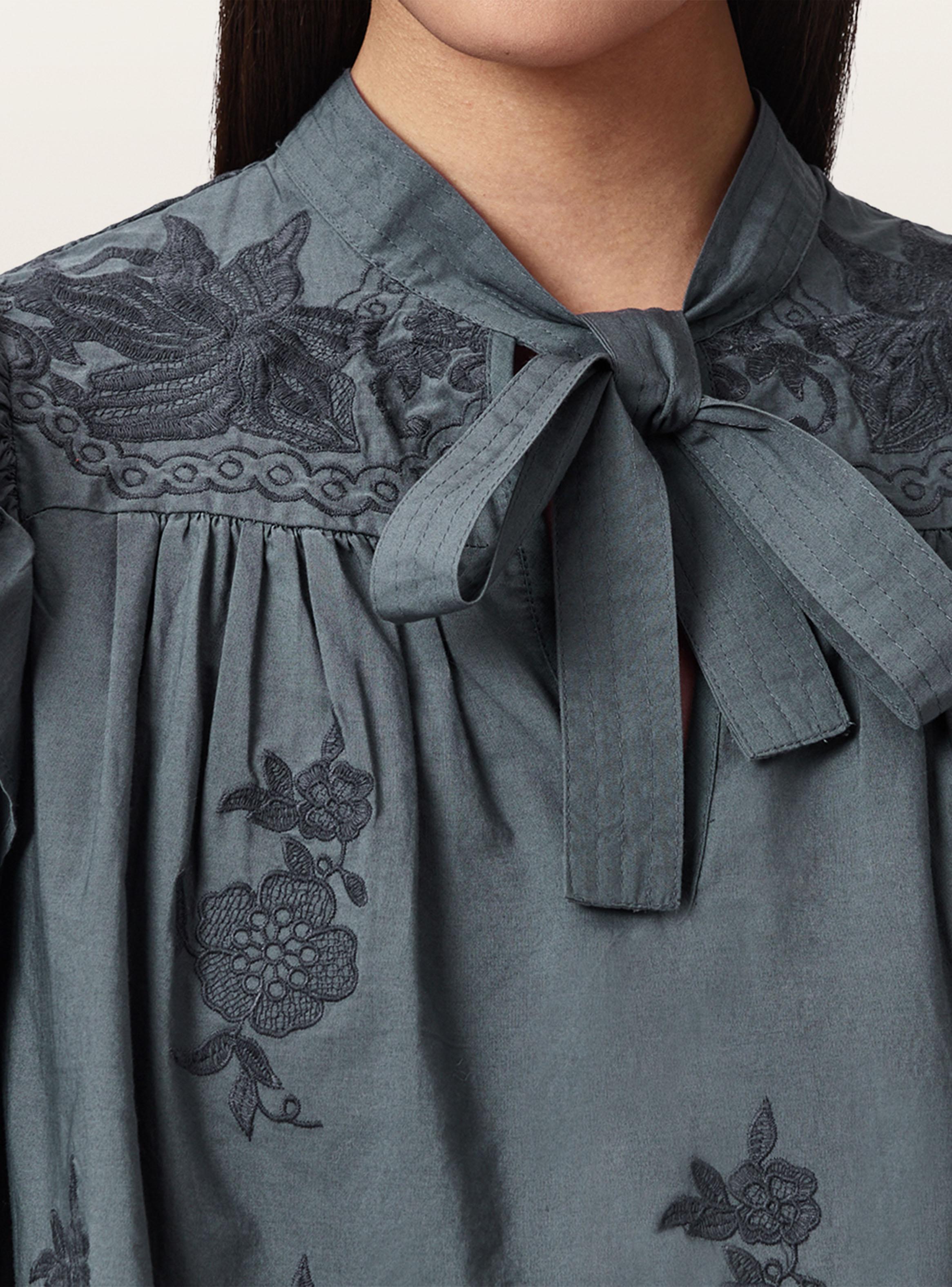 Top Nisa Embroidered-3
