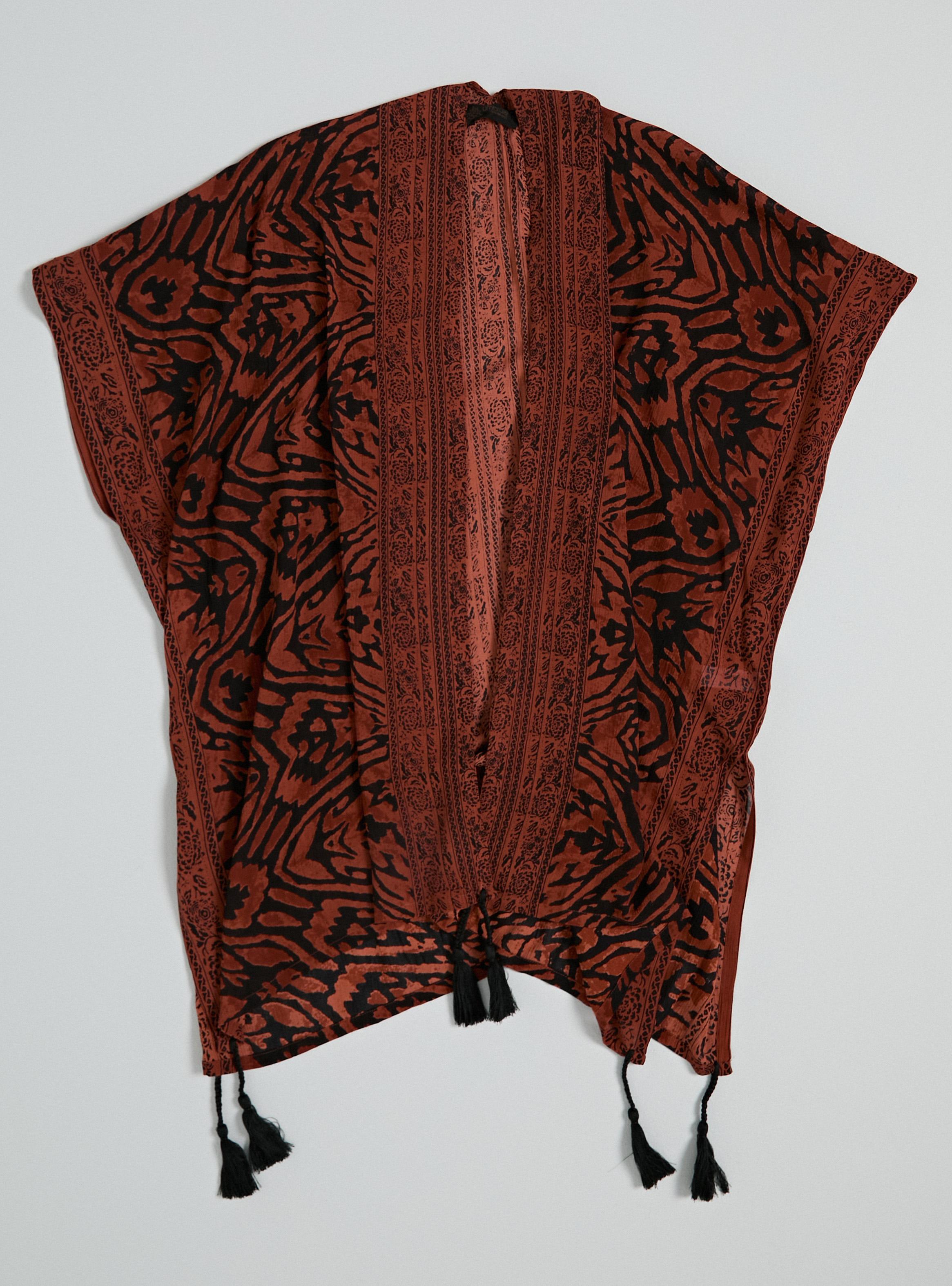 Kimono Estampado con Detalles Pompón-0