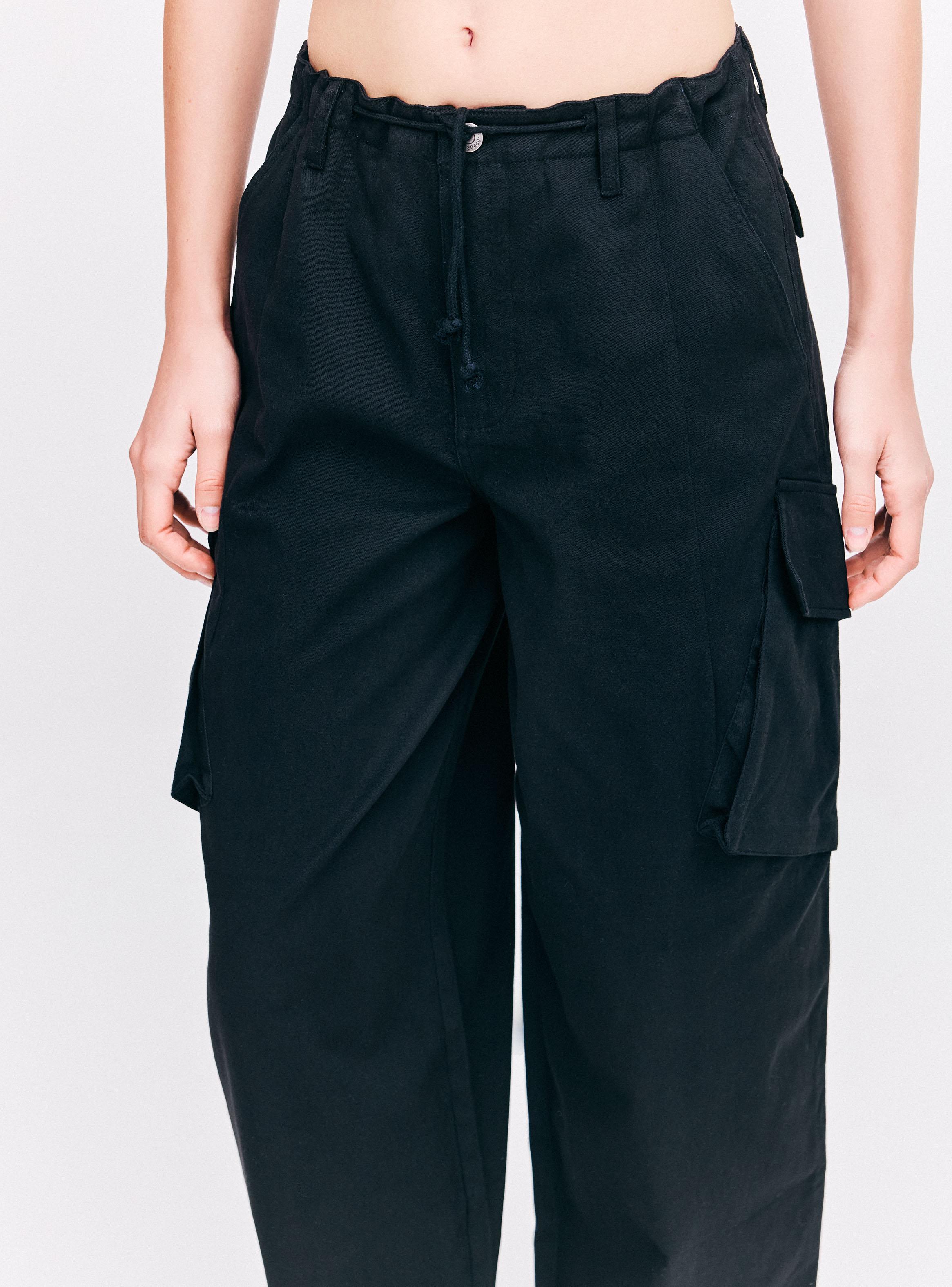 Pantalón Cargo Medio con Bolsillos-2