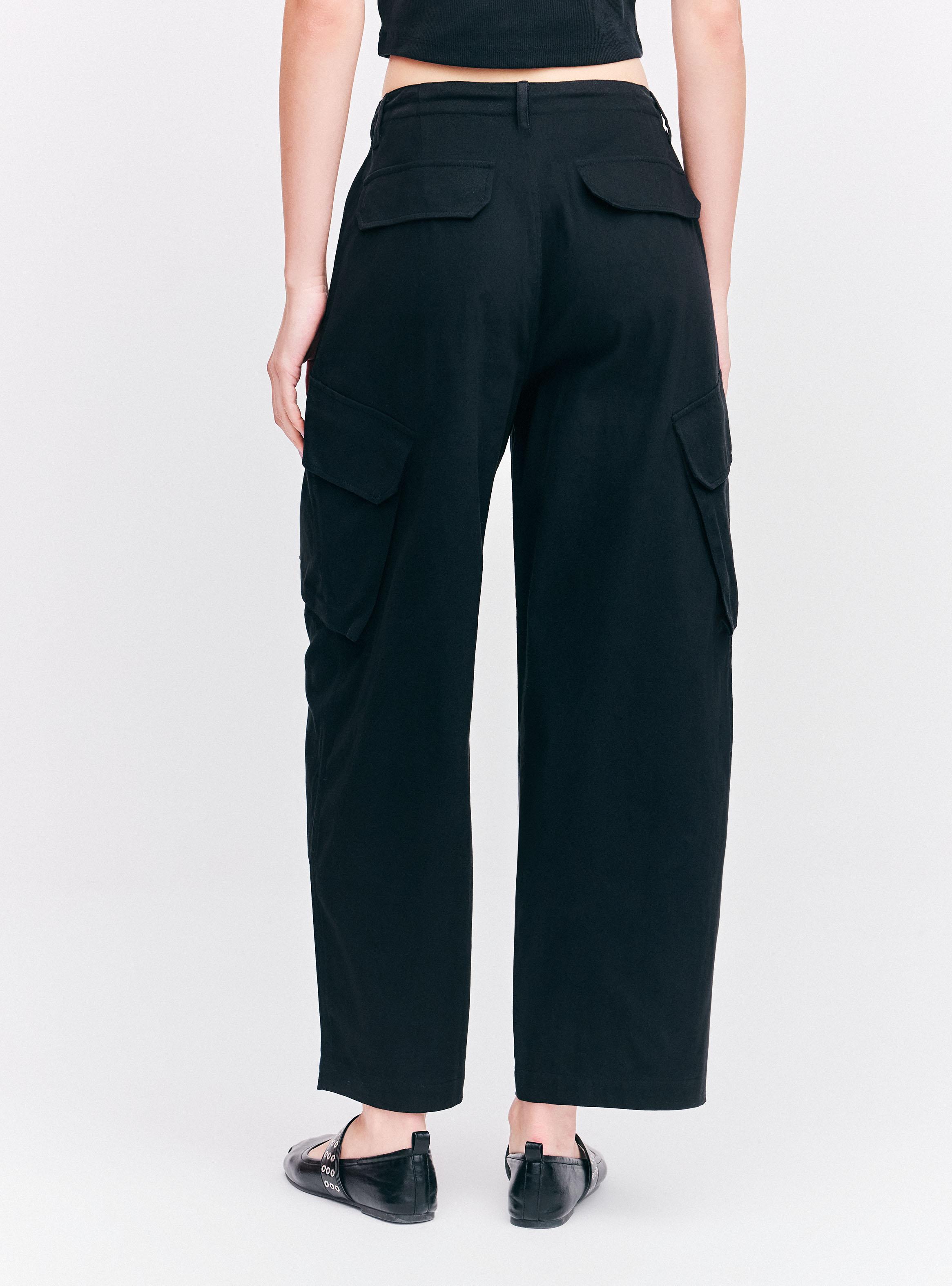 Pantalón Cargo Medio con Bolsillos-1