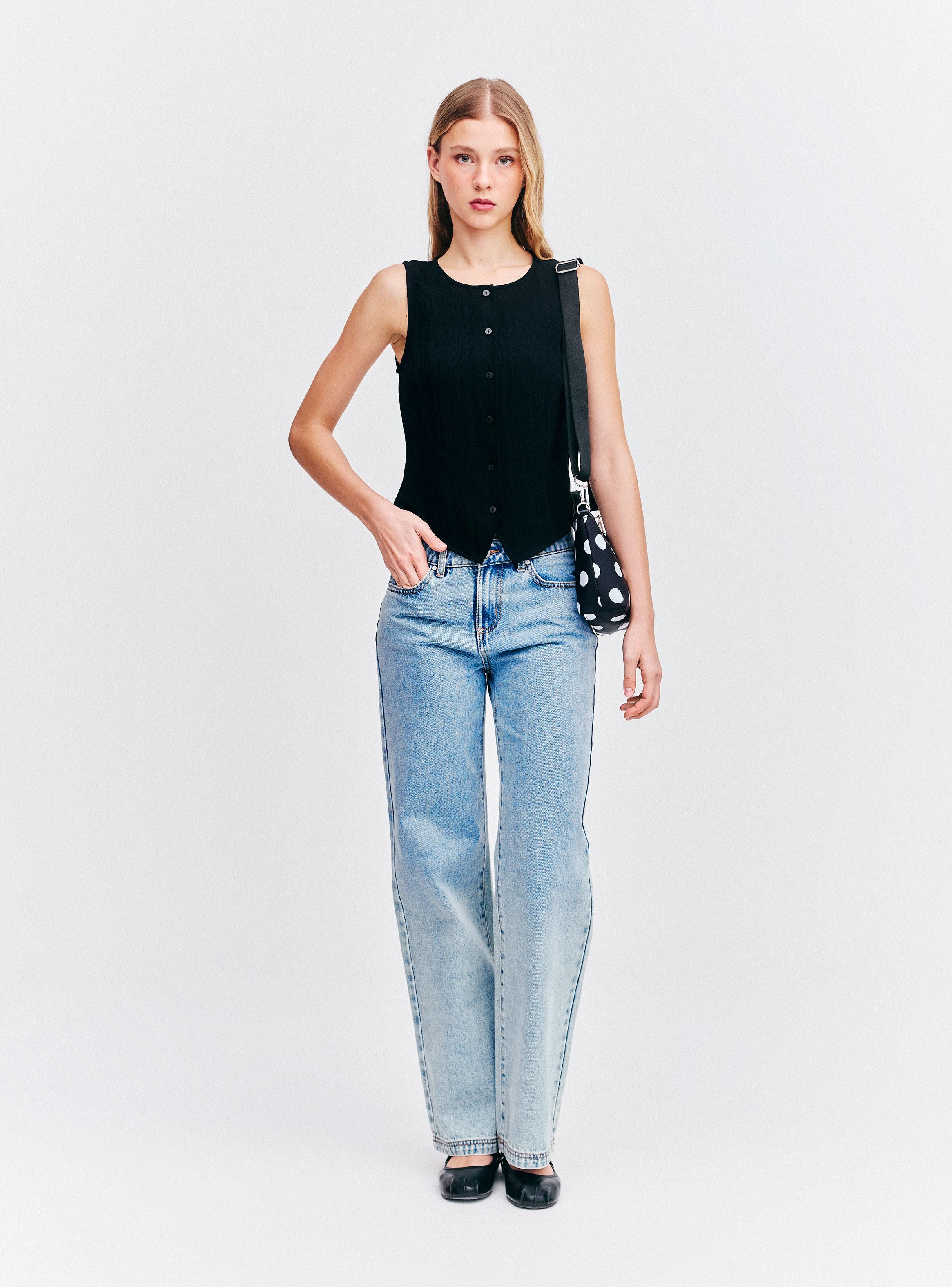 Blusa Tipo Vest Cuello Redondo con Botones-4