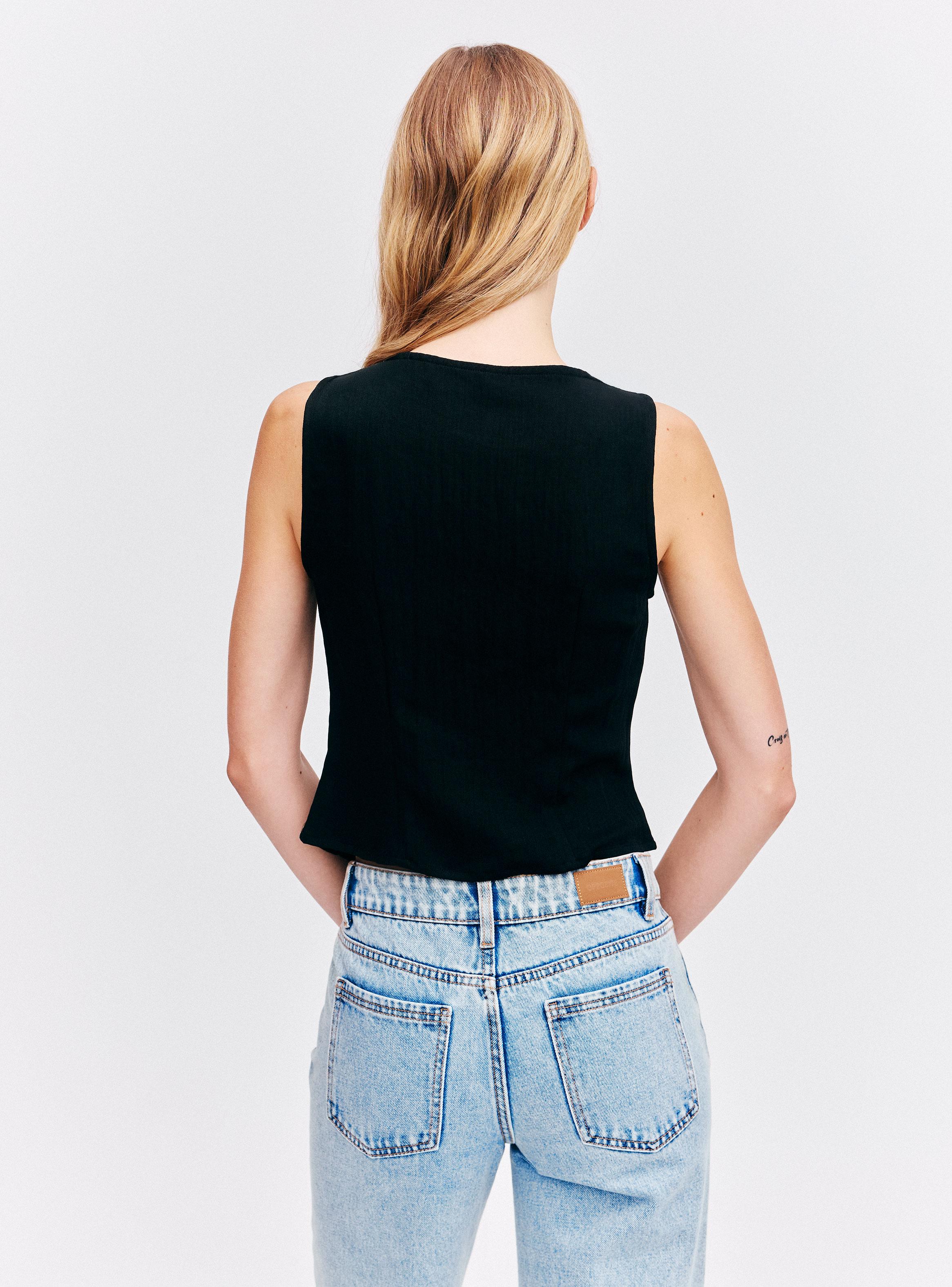 Blusa Tipo Vest Cuello Redondo con Botones-1