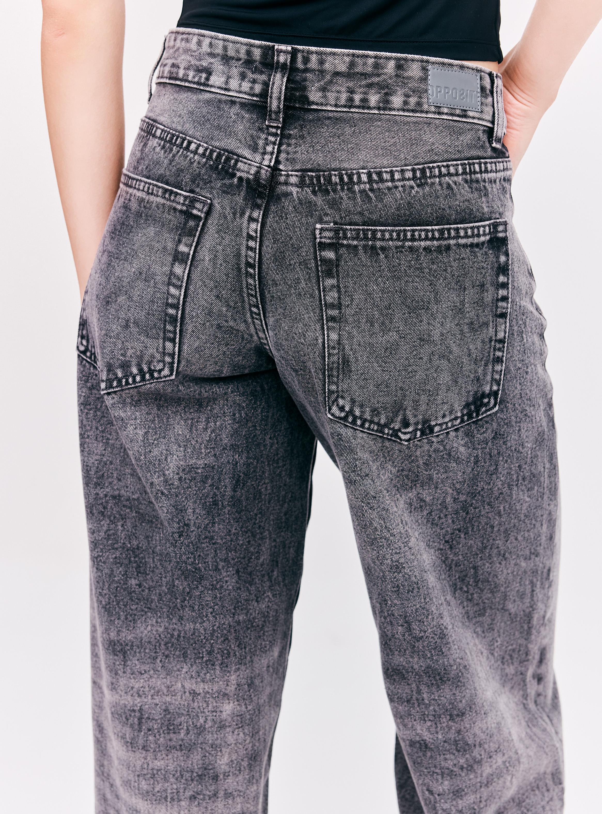 Jeans con Roturas y Desgastes Vintage-3