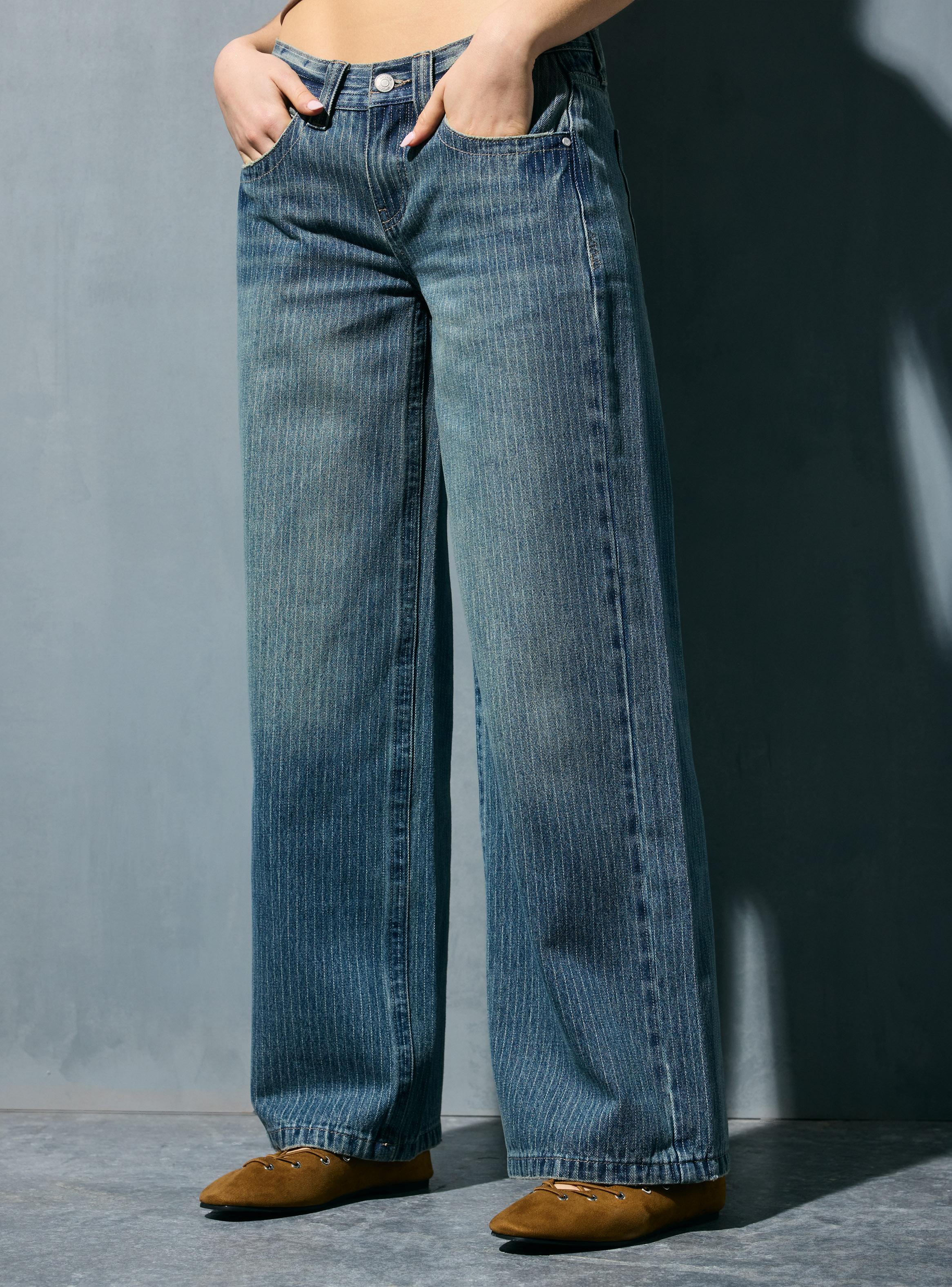 Jeans Wide Leg Medio con Desgaste Vintage y Raya Diplomática-0