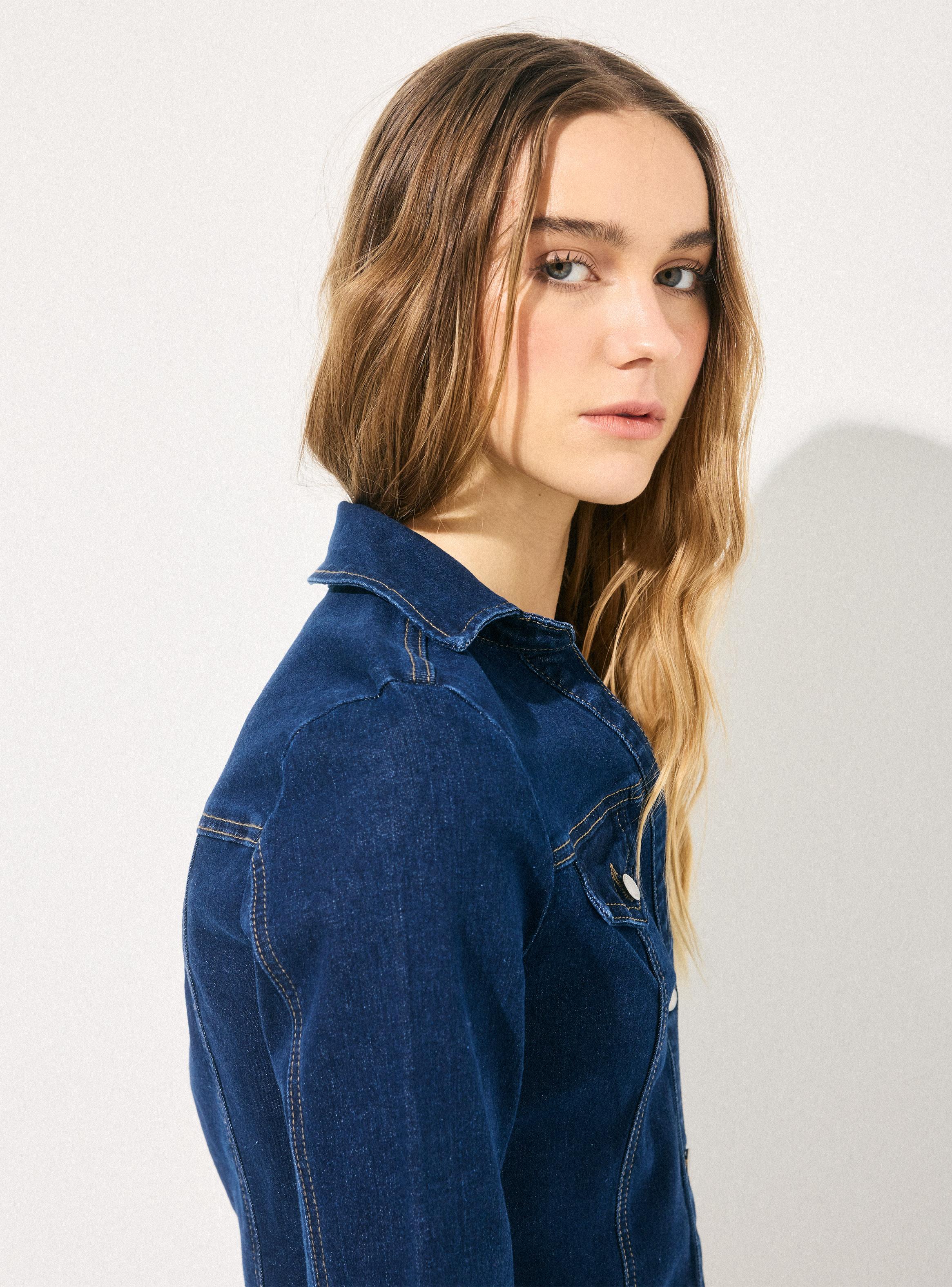 Blusa Ajustada Escotada-3