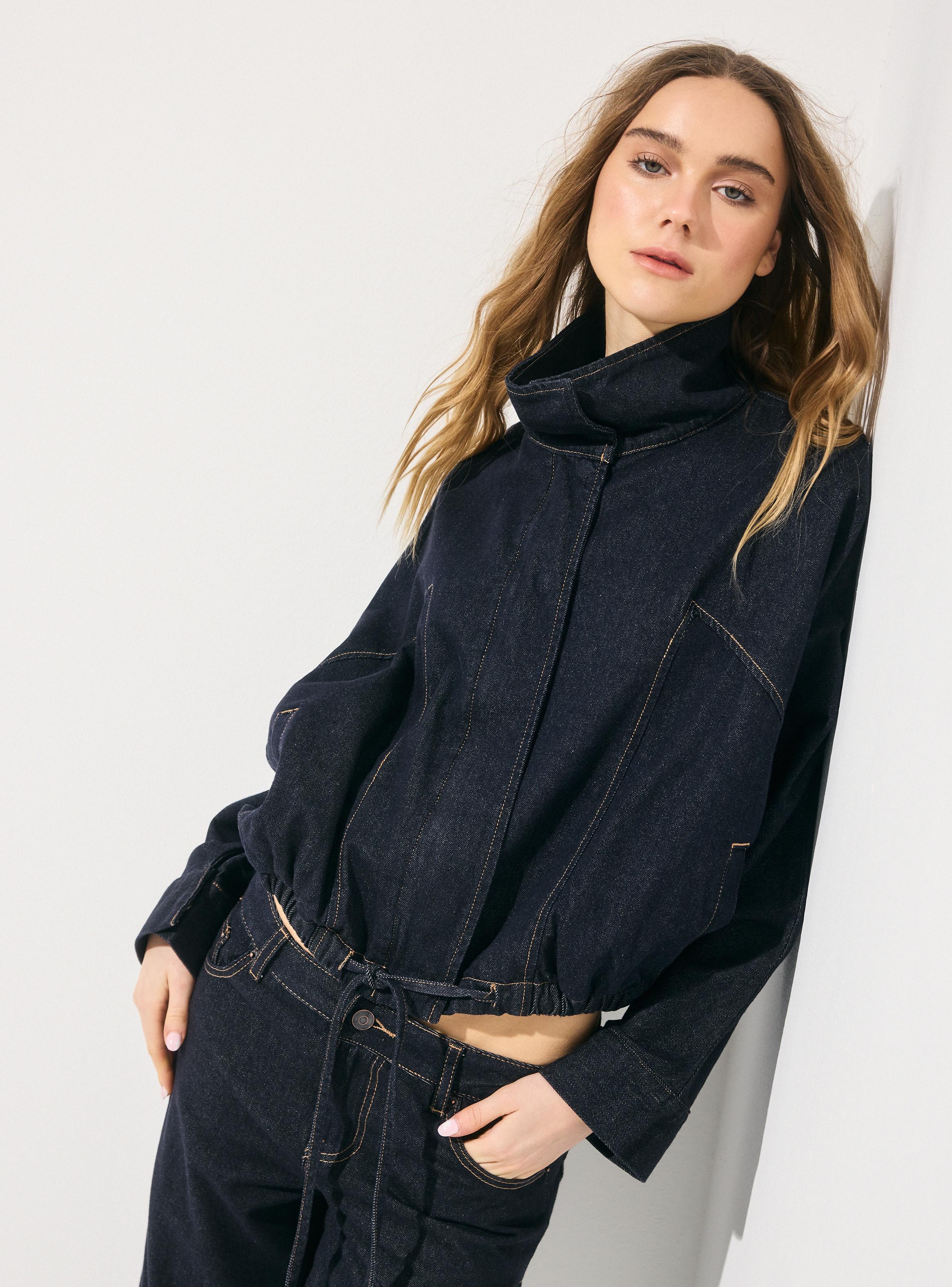 Chaqueta Denim Oversize Cuello Alto Ajuste en Cintura-0