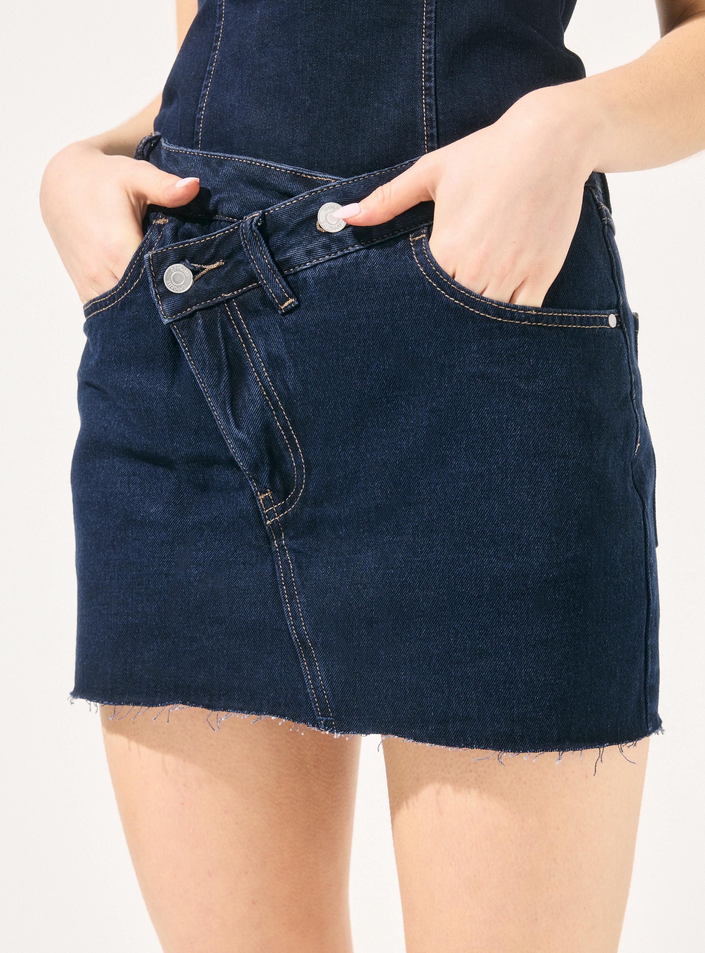 Falda Denim Mini Tiro Alto con Botón y Borde Deshilachado-2